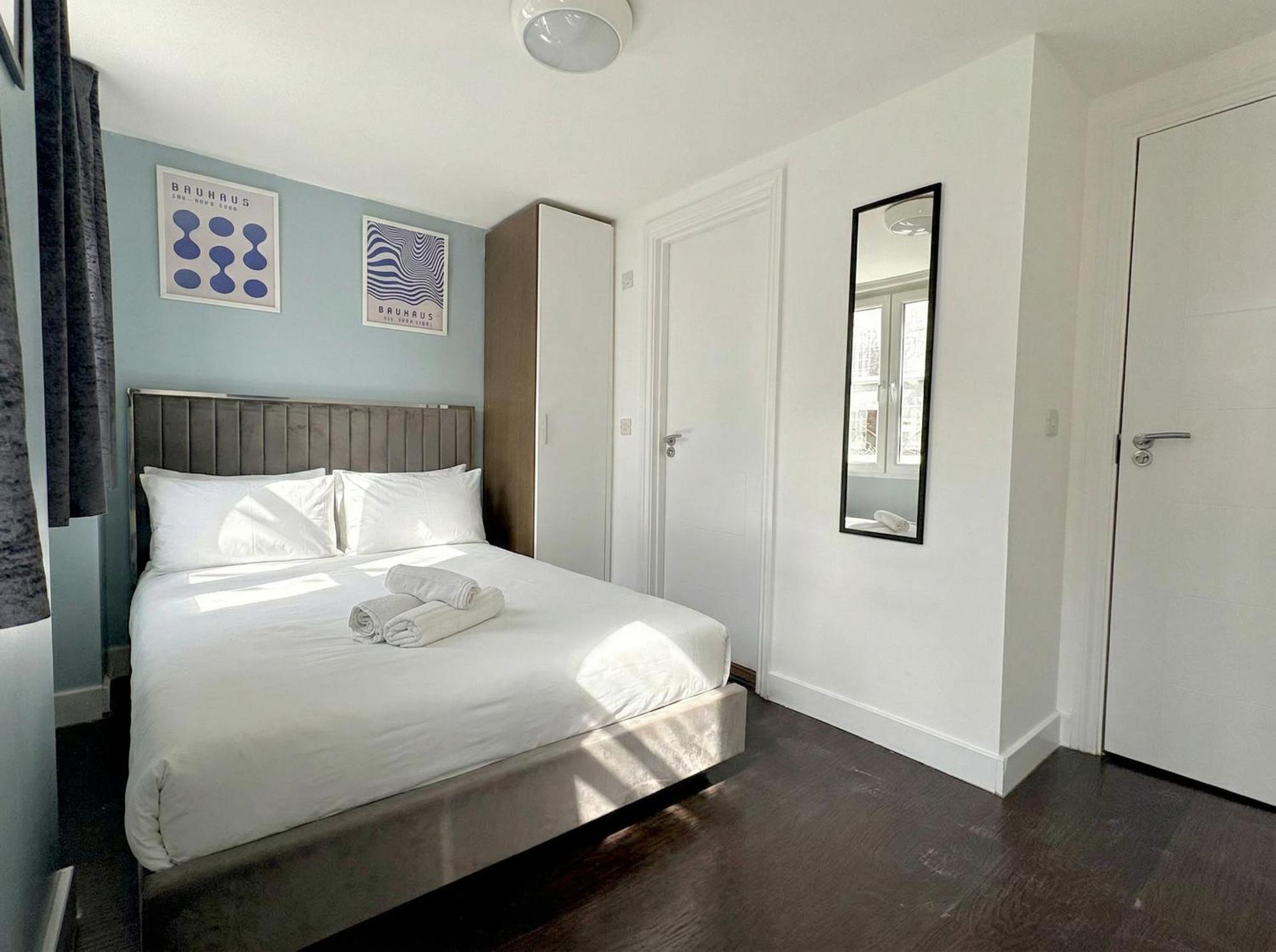 Double Room Private Bathroom
