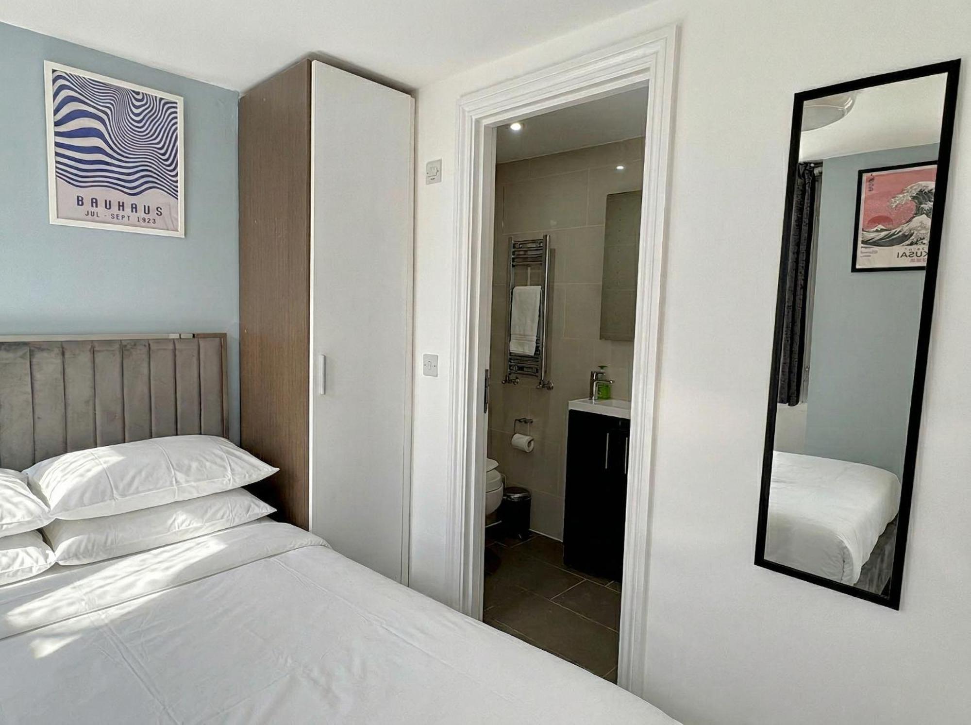 Double Room Private Bathroom
