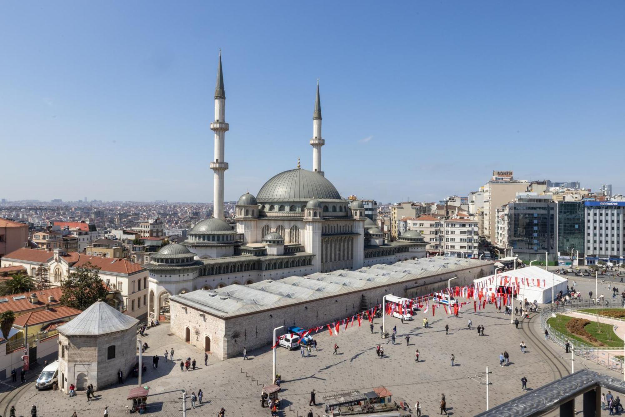 Superior Taksim Square View Room