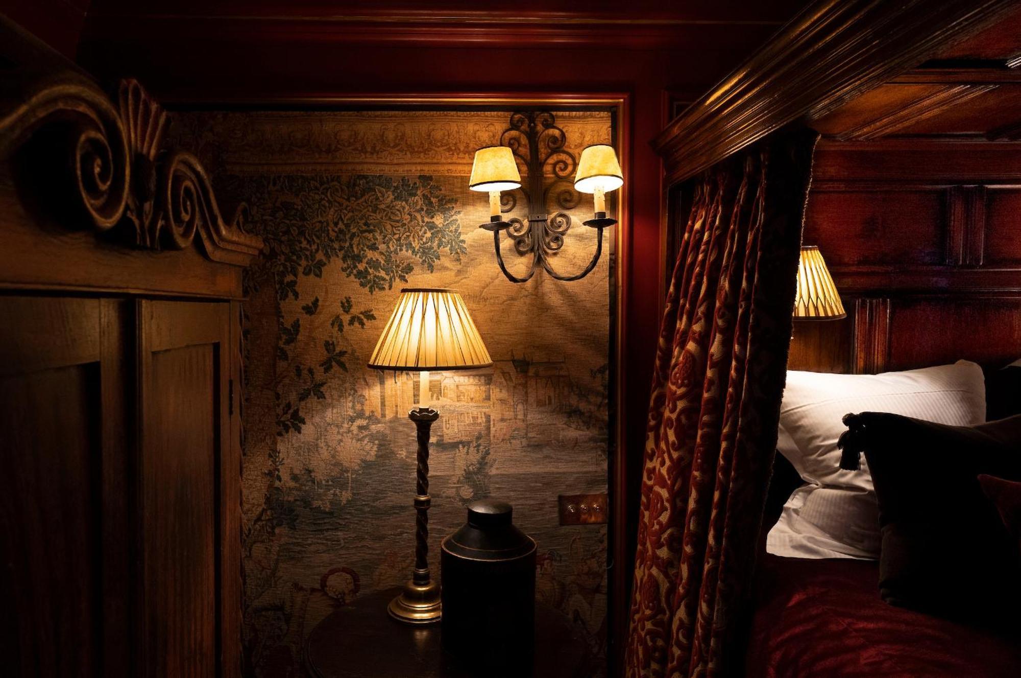 Deluxe Suite Armoury