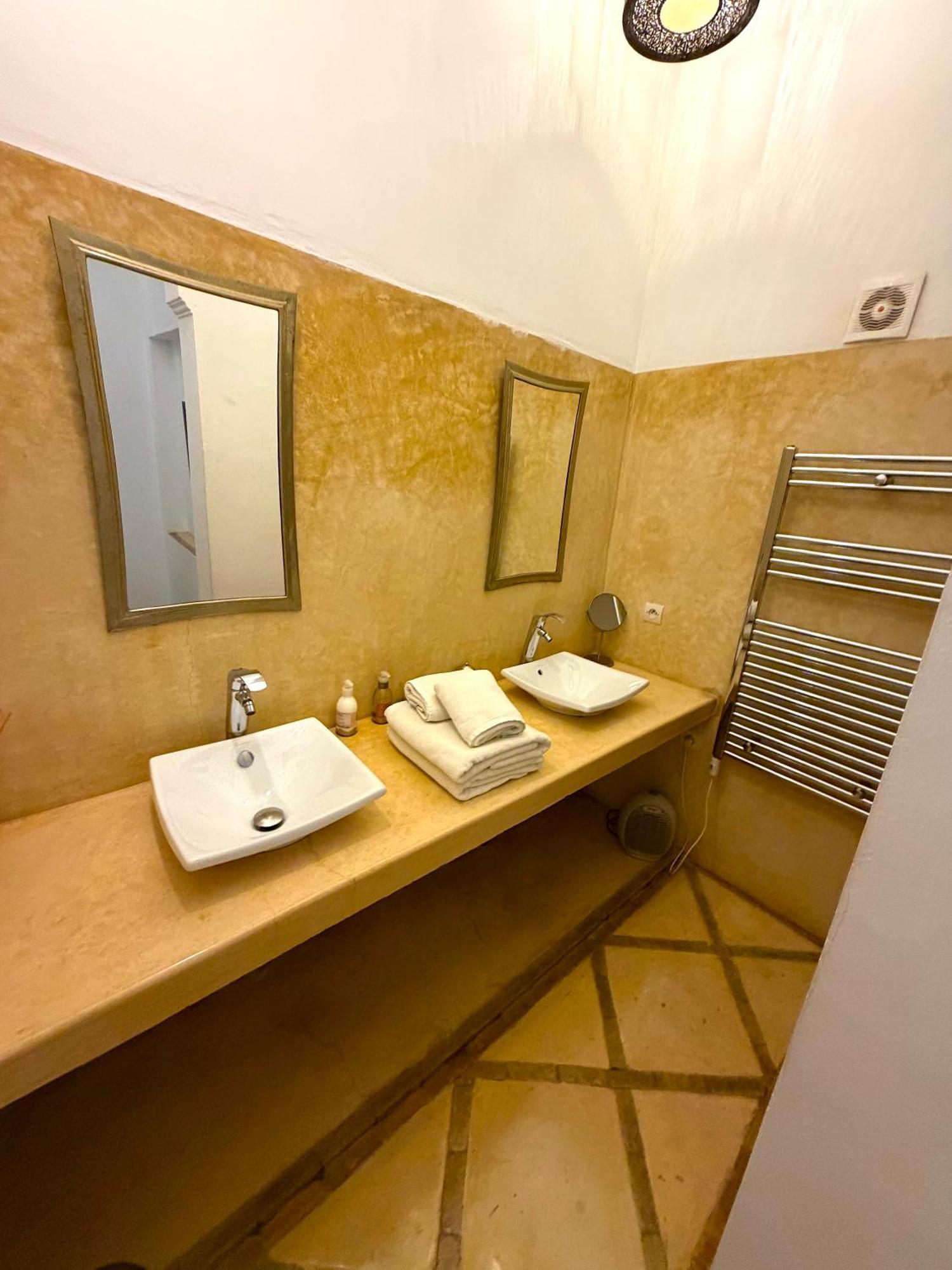 Large Deluxe Double or Twin Room