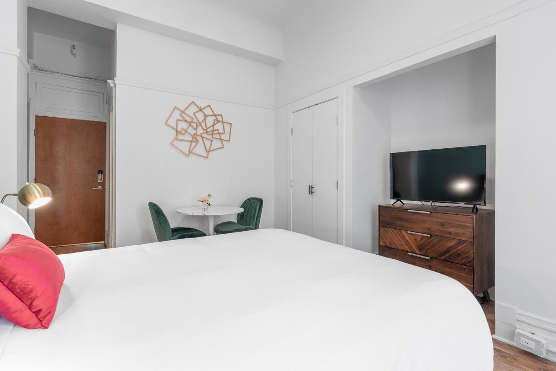Queen Room Self Check Virtual Front Desk