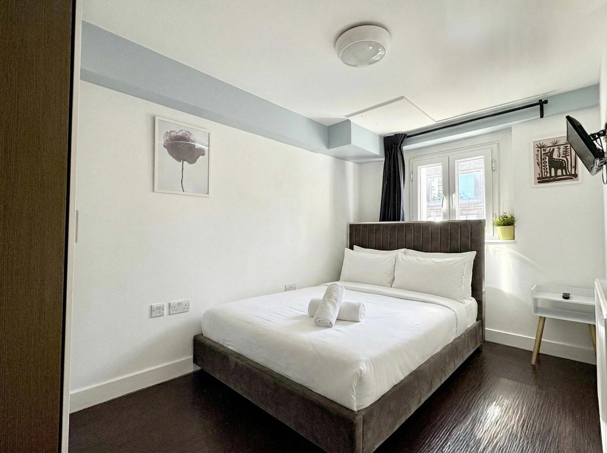 Double Room Private Bathroom