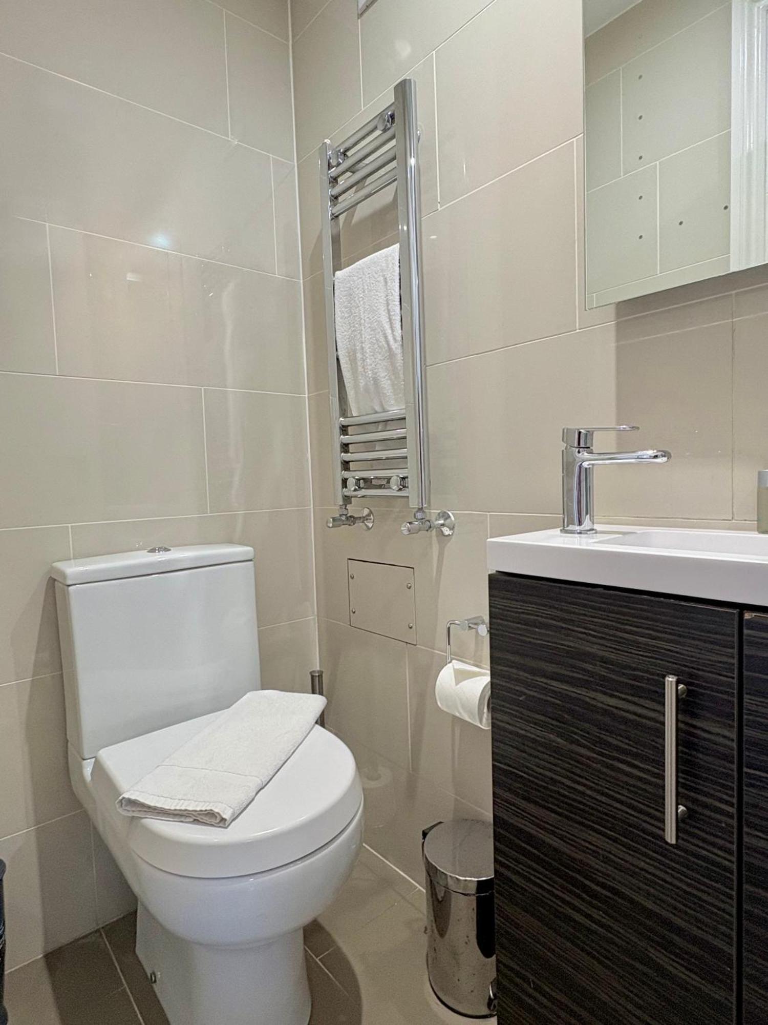 Double Room Private Bathroom
