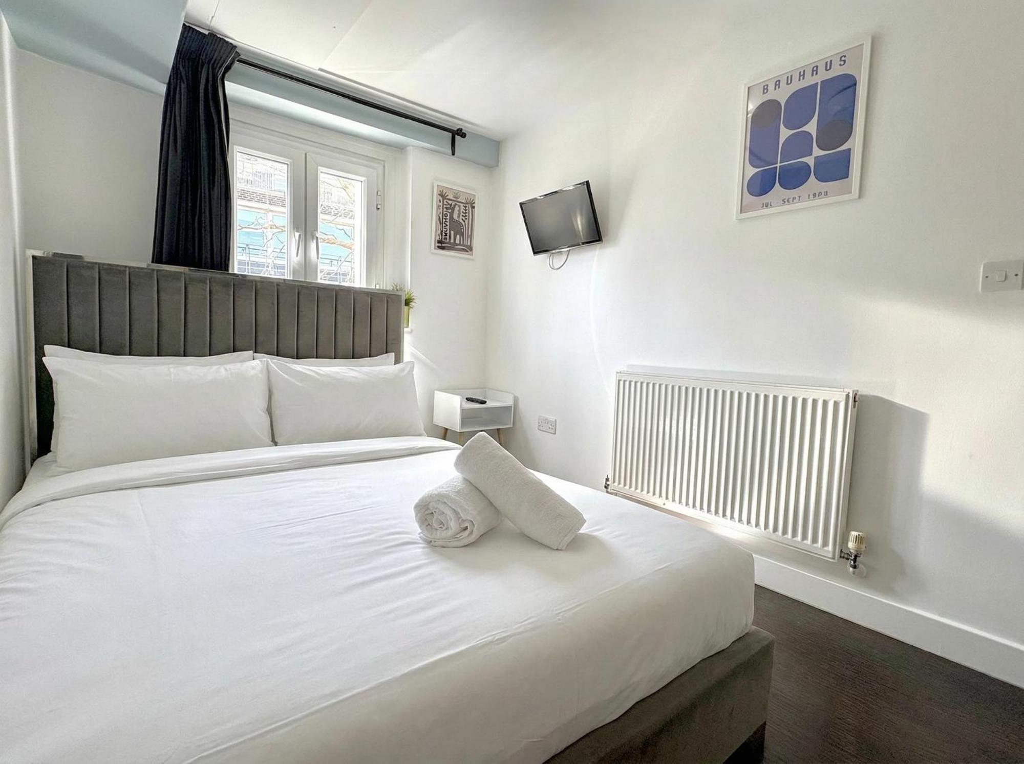 Double Room Private Bathroom