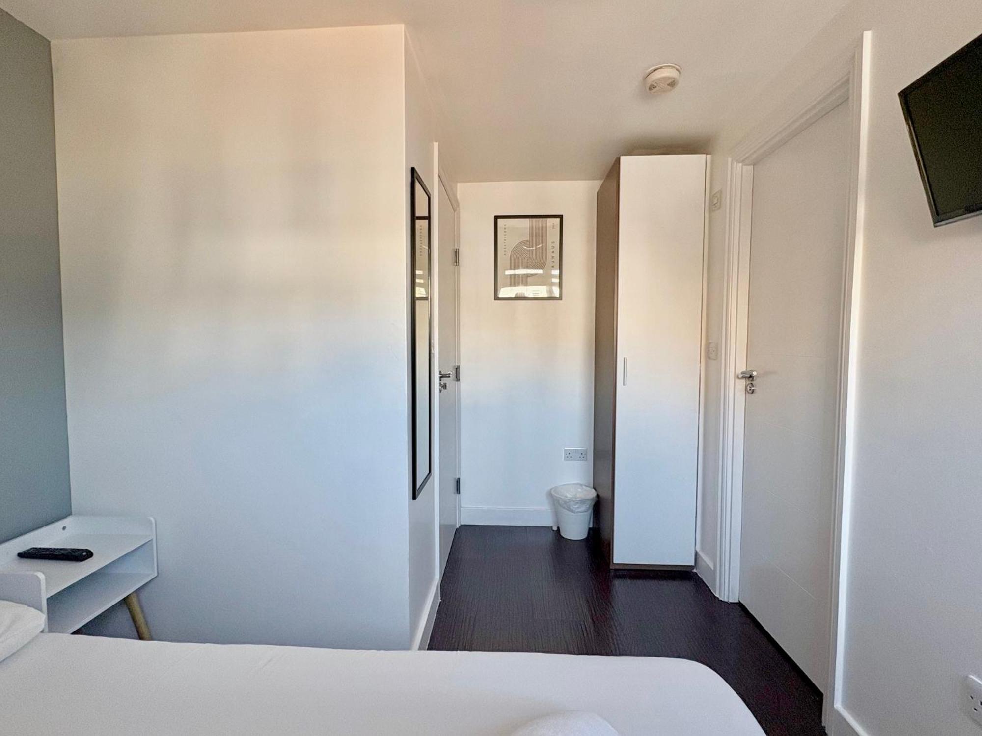 Double Room Private Bathroom