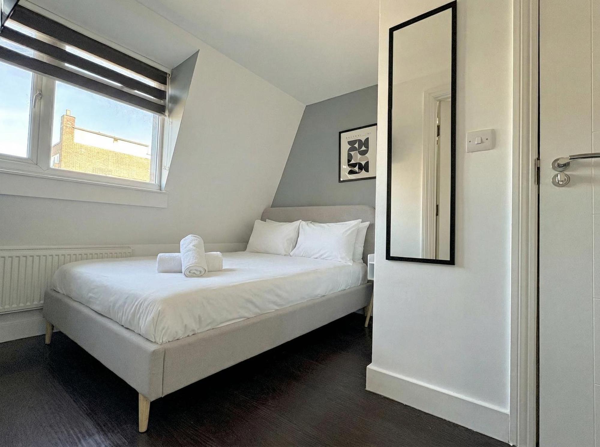 Double Room Private Bathroom