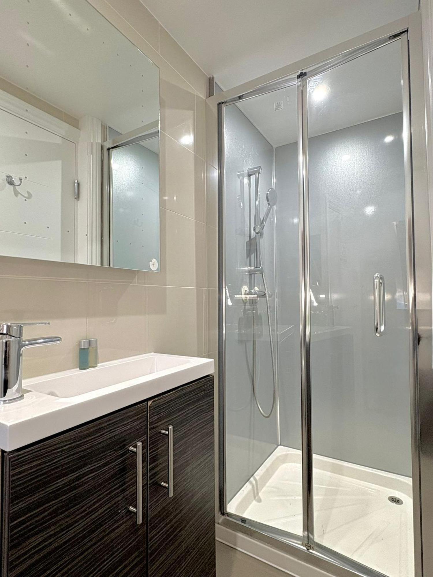 Double Room Private Bathroom