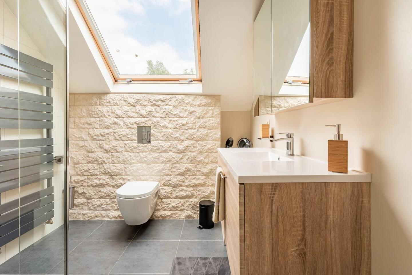 Twin Room Private Bathroom