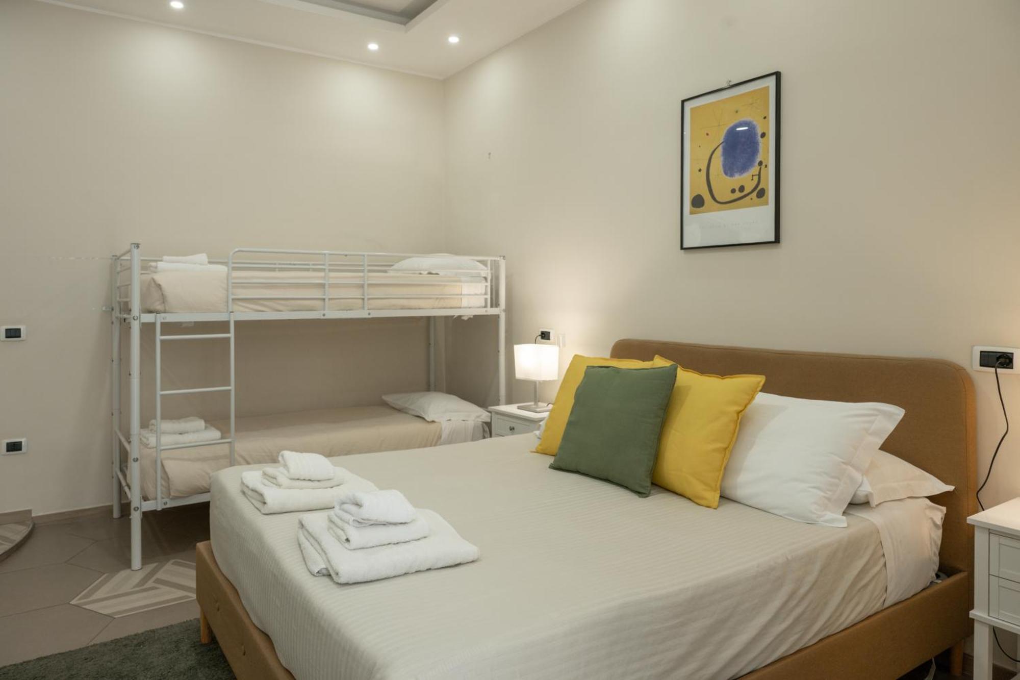 Quadruple Room Private Bathroom