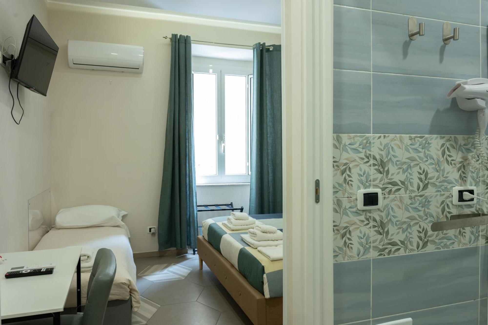 Triple Room Private Bathroom