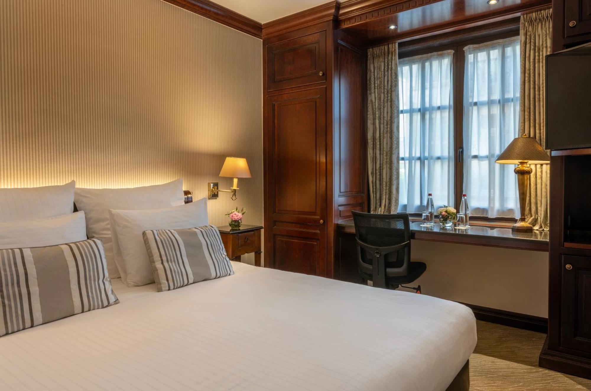Classic Queen Room