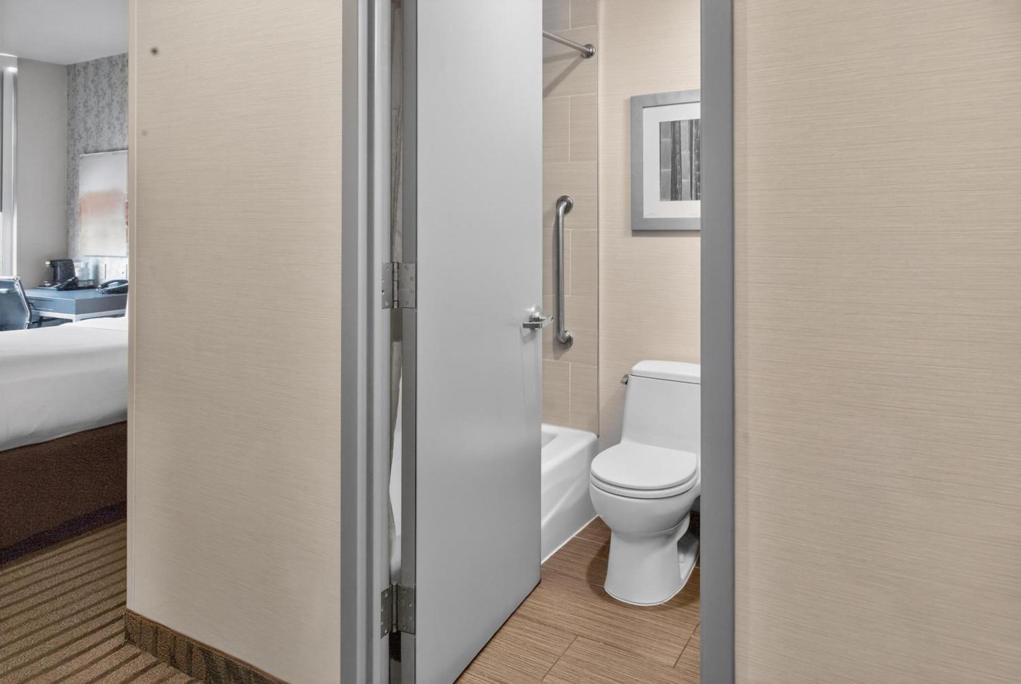 Quarto com Cama Queen-size e Banheira - Não Fumantes