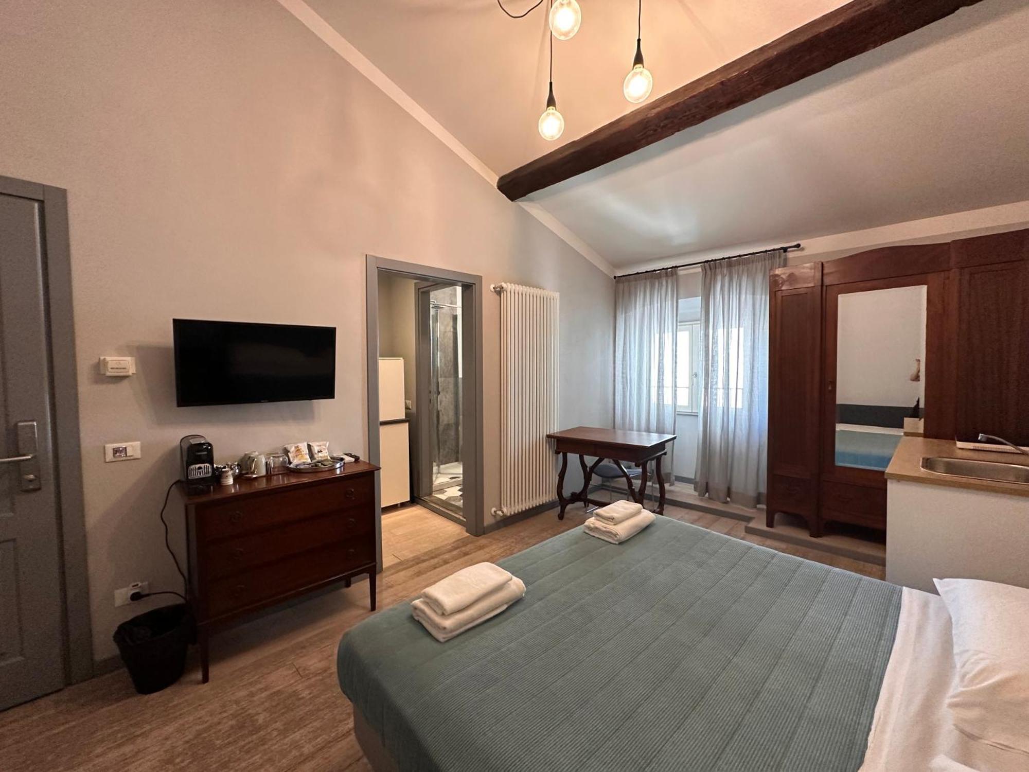 Large Double Room