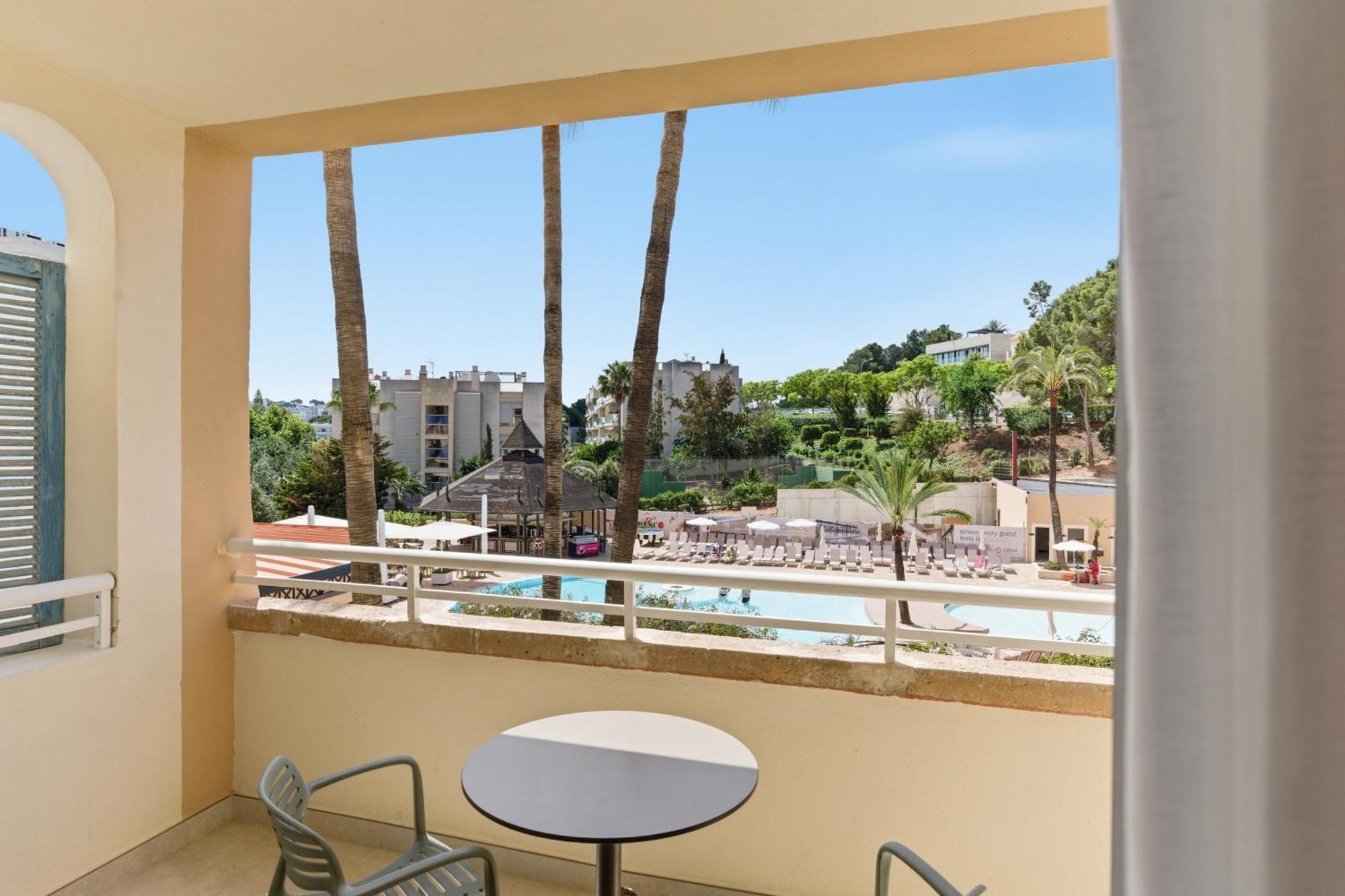 Apartment mit 1 Schlafzimmer, Balkon und Poolblick