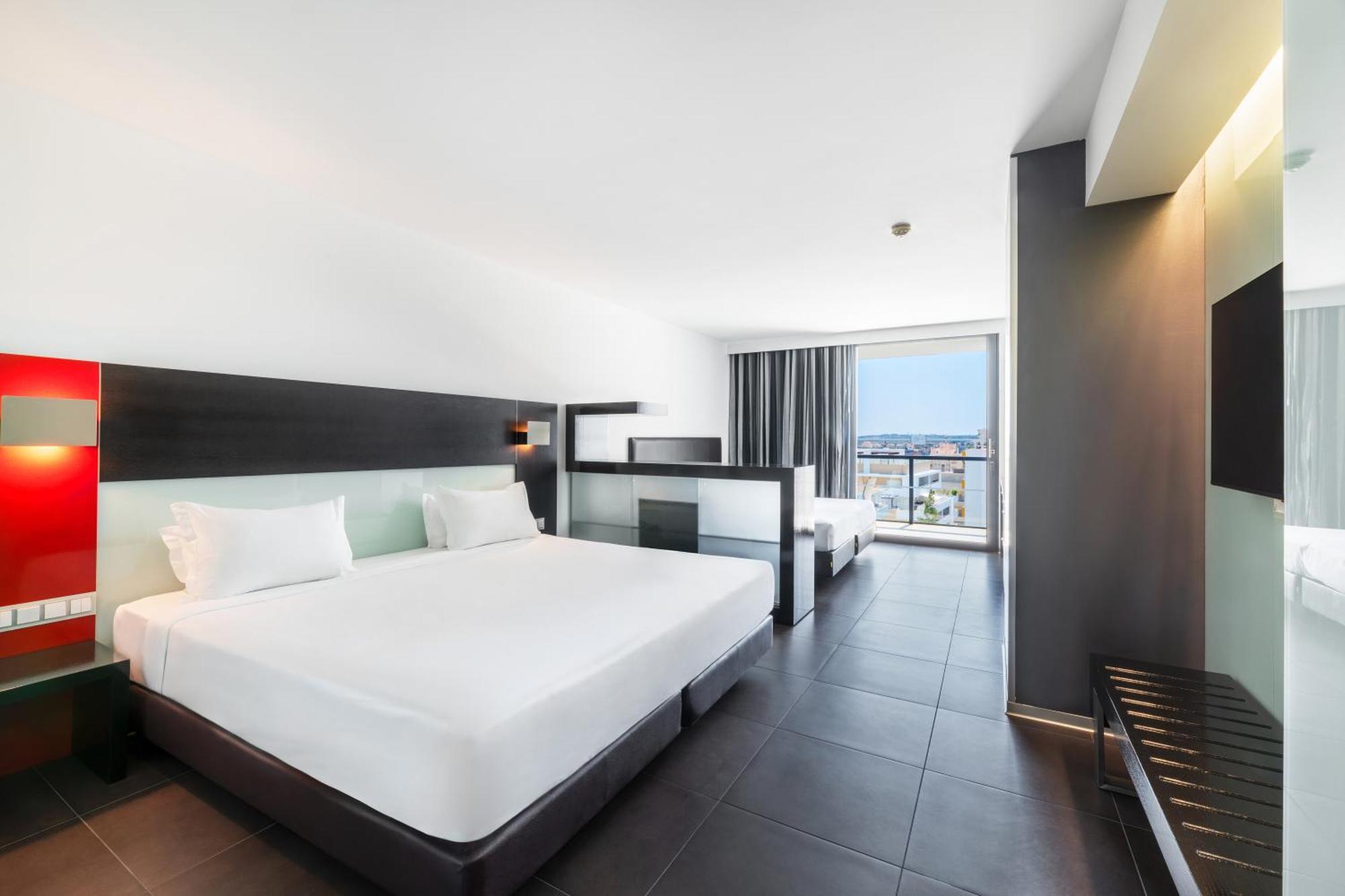 Prestige Family Suite Side Sea View
