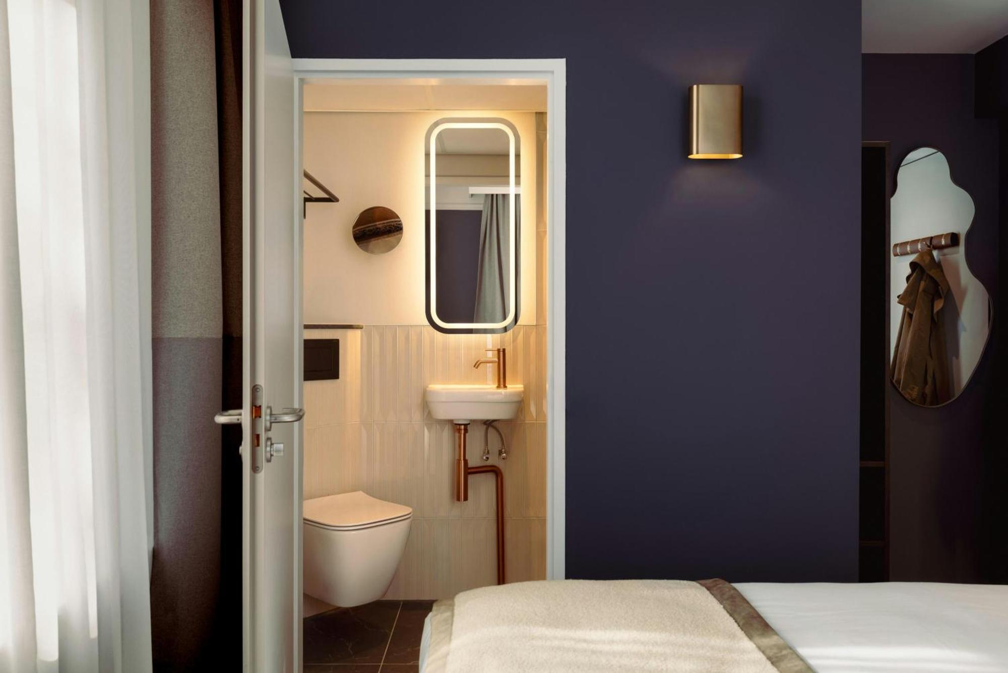 Comfort Room 1 Double Bed Limited View