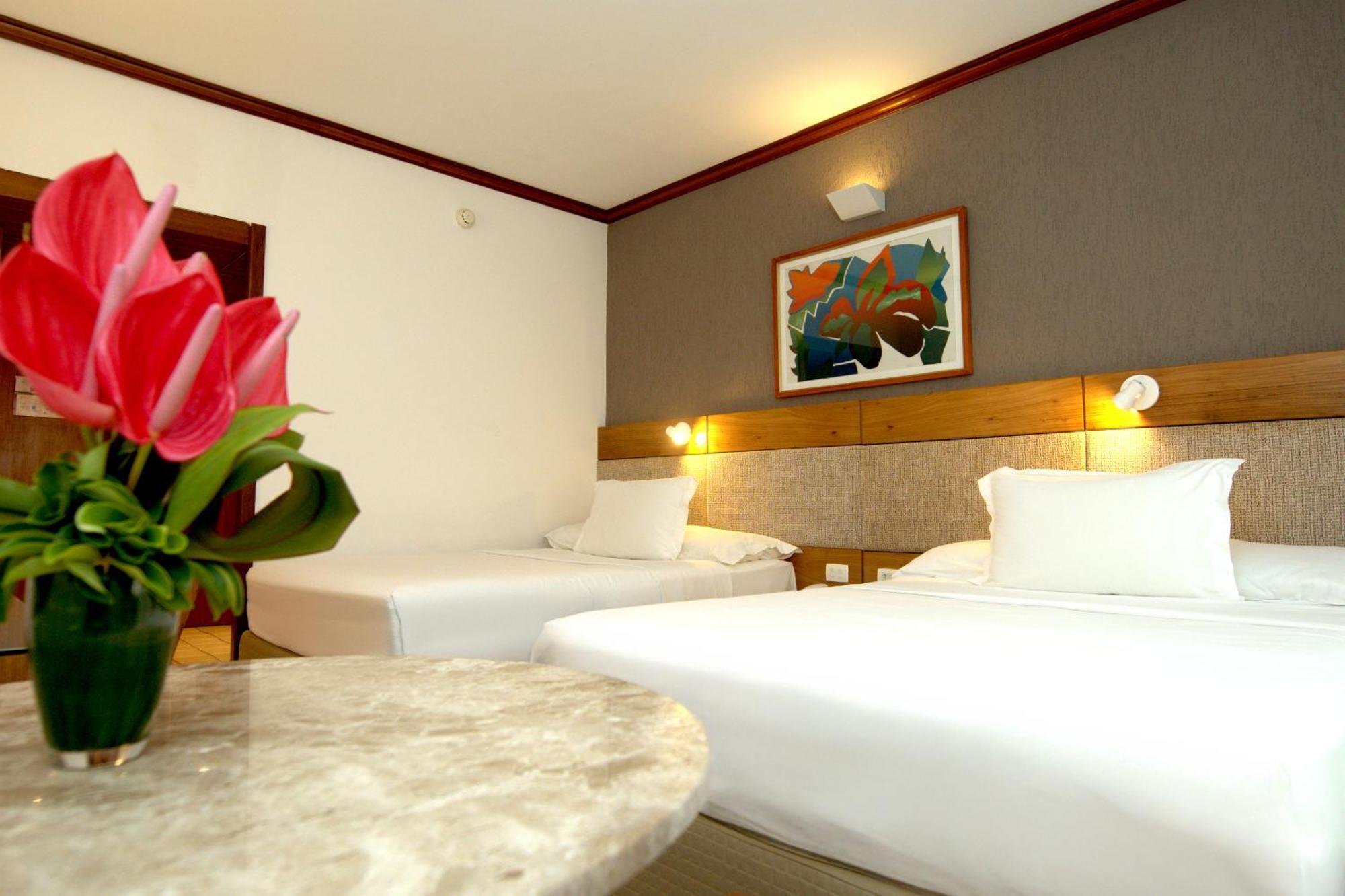 Classic 2 couple beds
