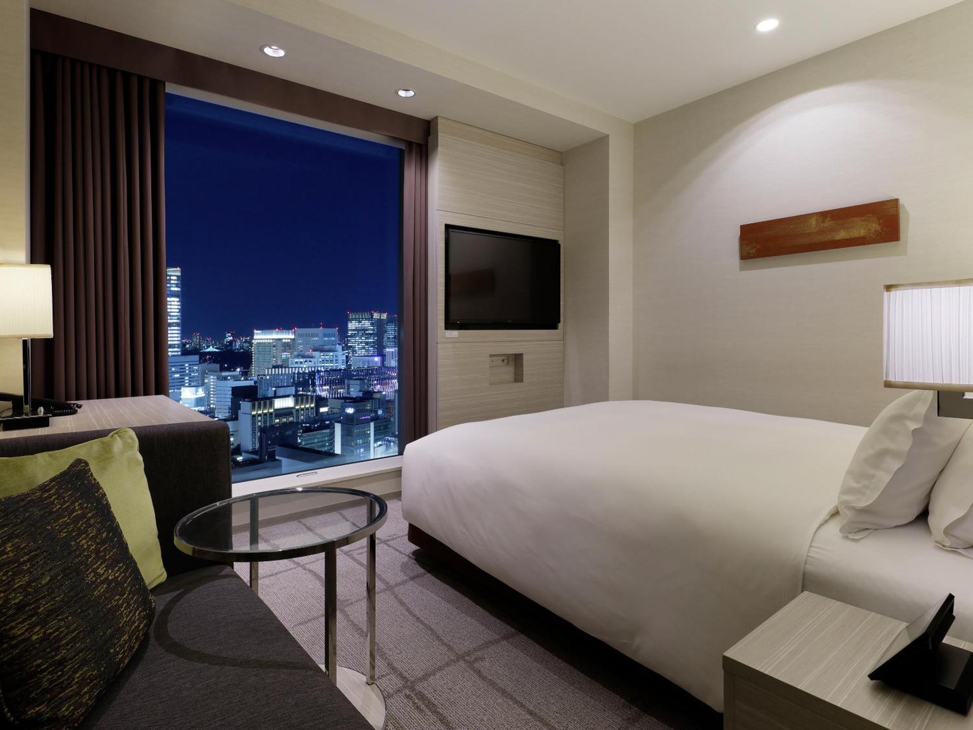 Superior Queen Room View Bath