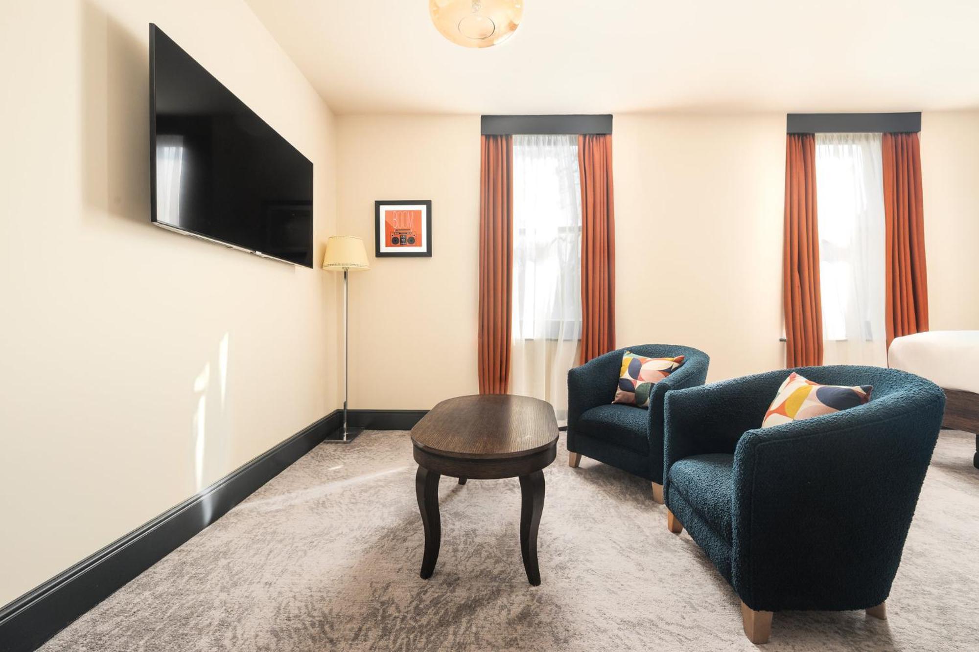 Premium Queen Room