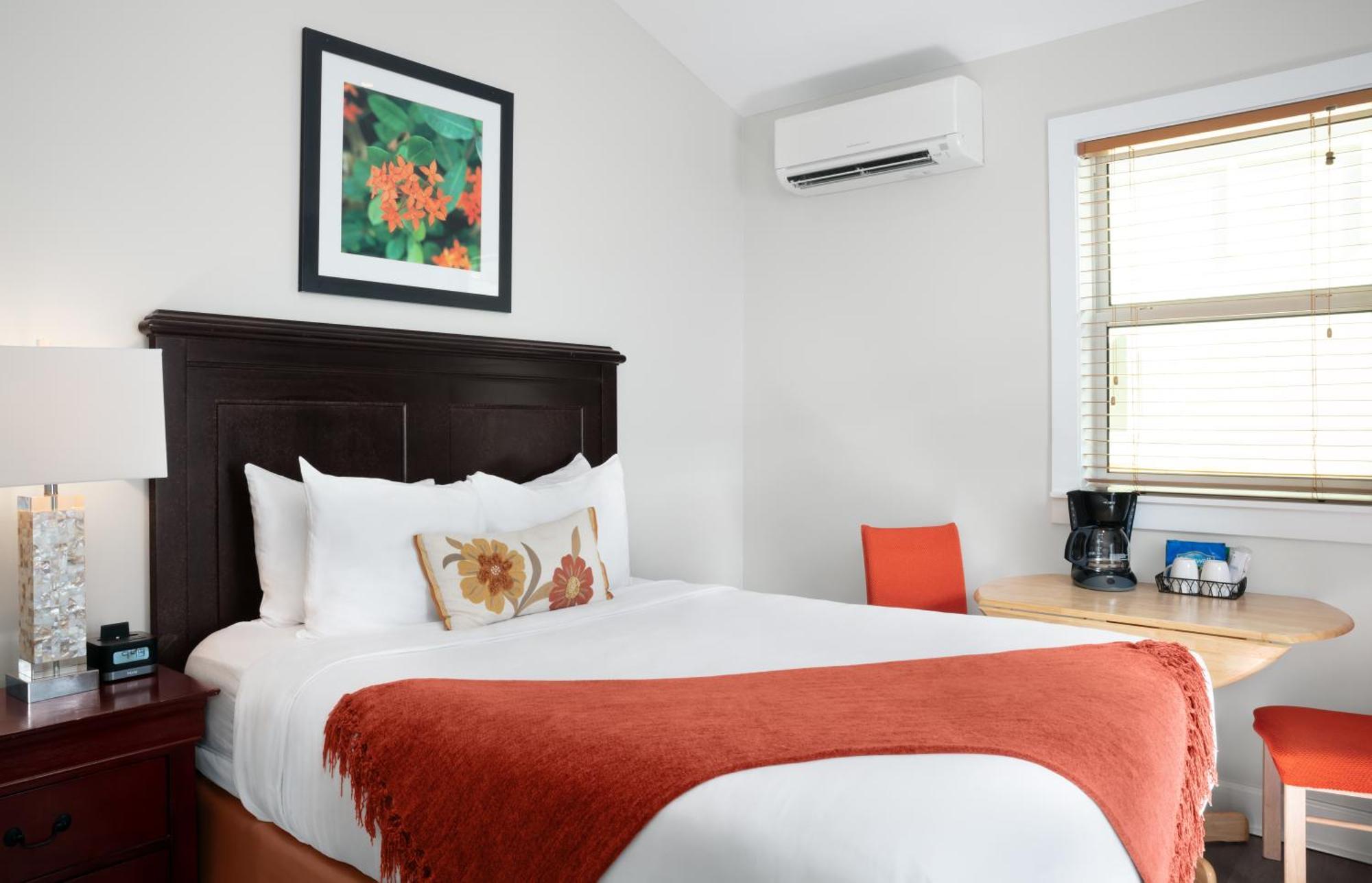 Standard Queen Room