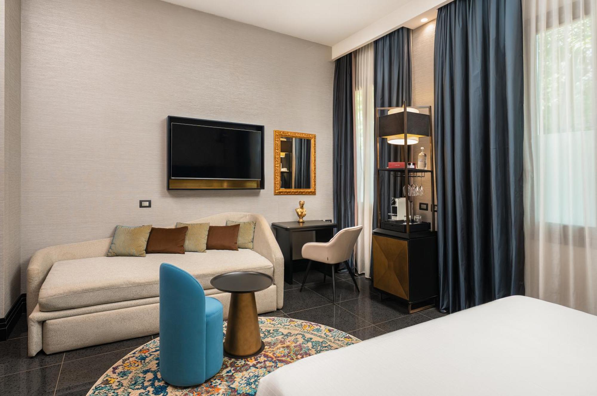 Quarto Queen Premium com Sofá-Cama