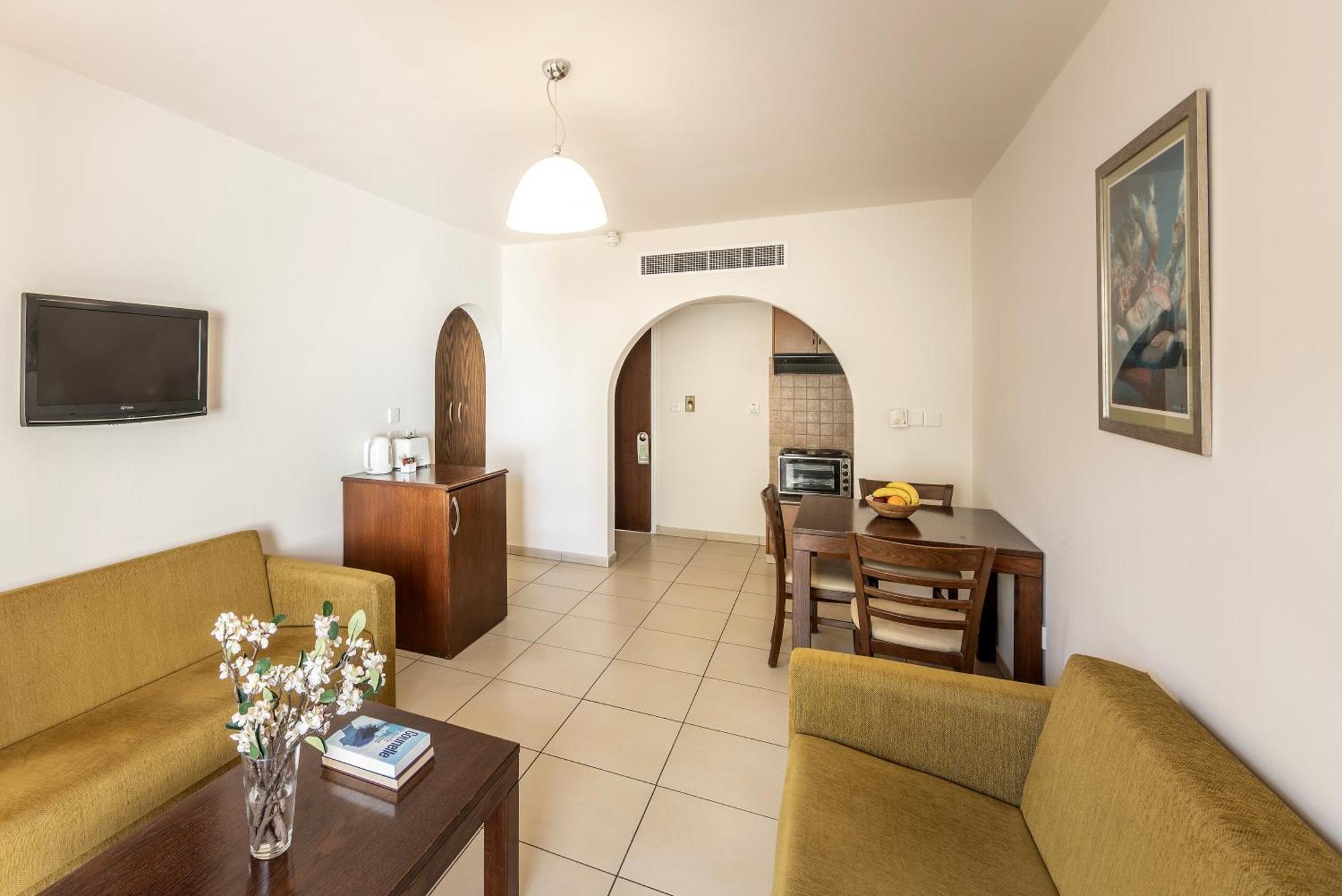 Superior One-Bedroom Apartment