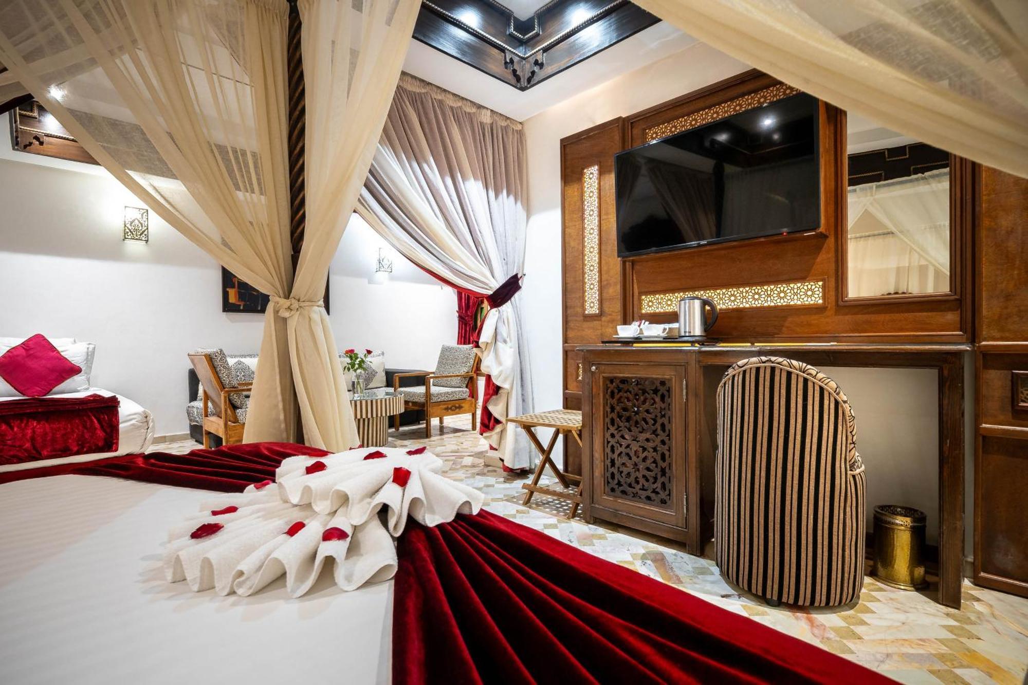 Executive Suite Art Place