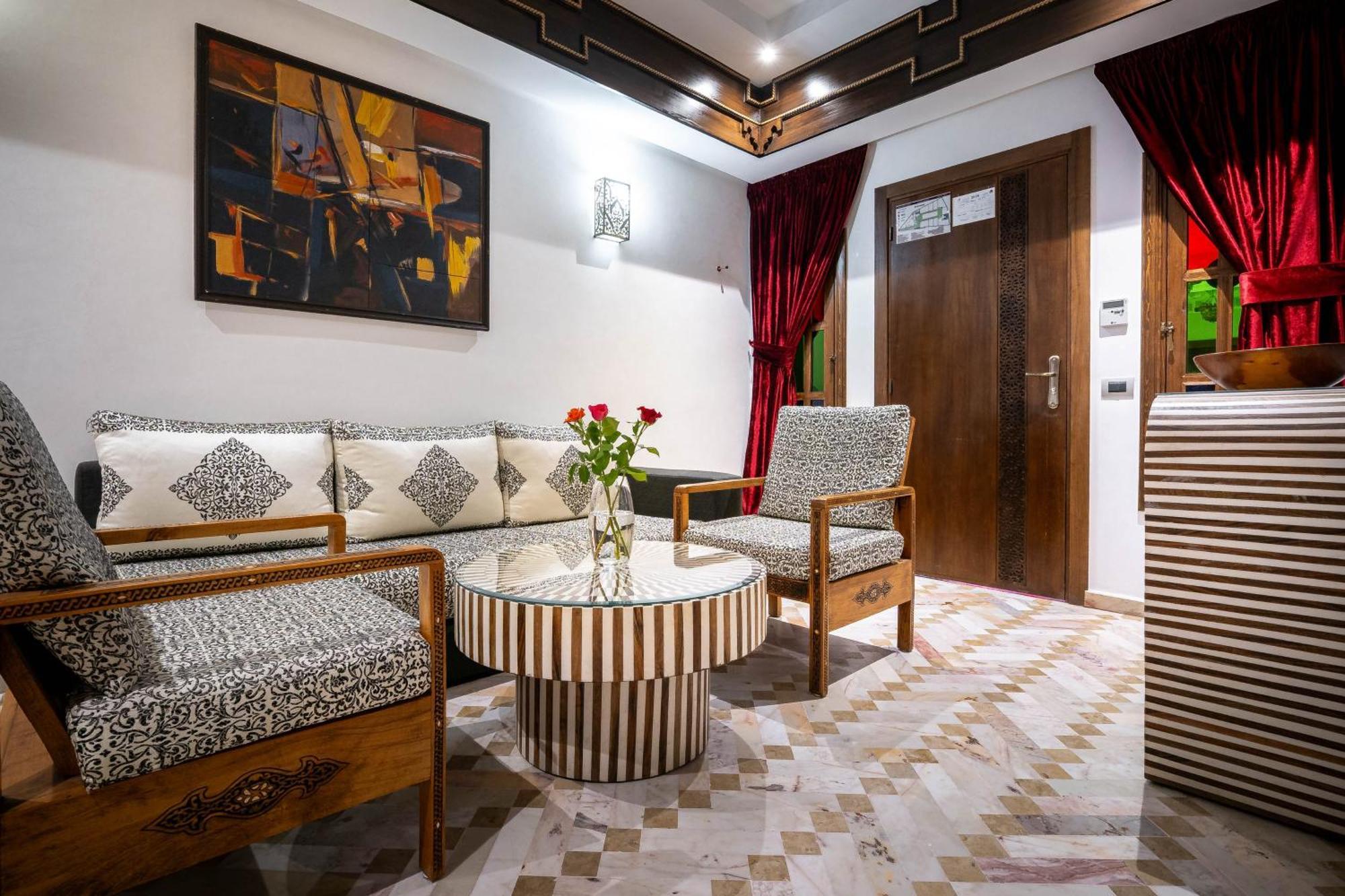 Executive Suite Art Place