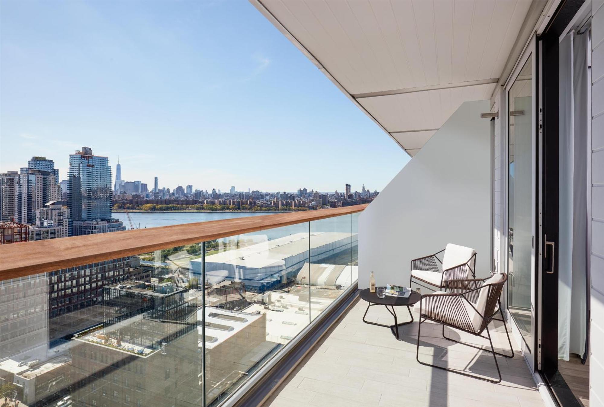 Manhattan View King with Balcony
