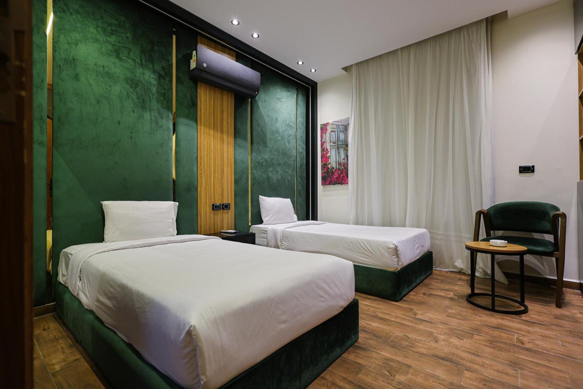 Standard Twin Room