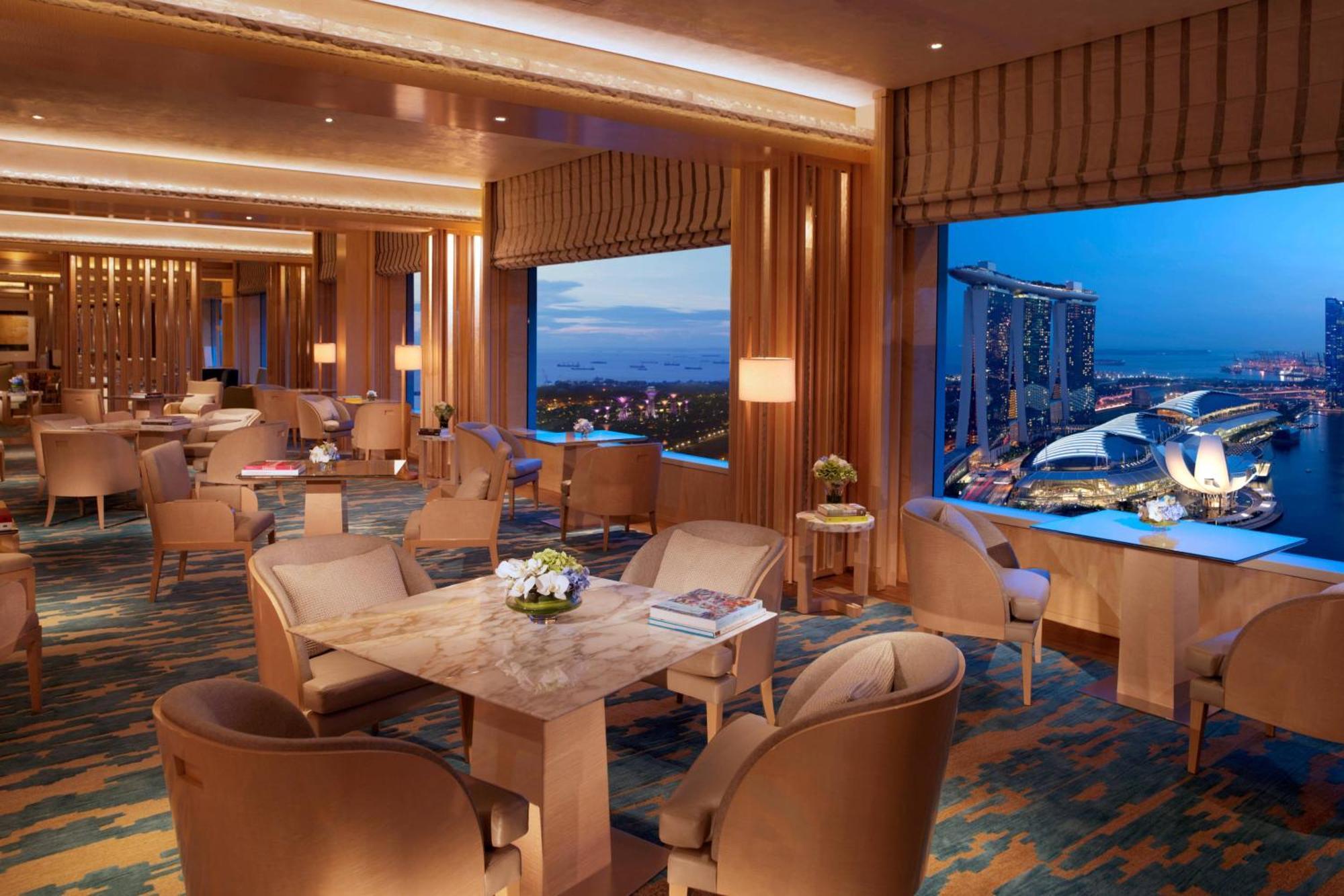 Deluxe Zimmer Club Kallang, 1 Kingsize-Bett, Blick auf den Bezirk Kallang, Zugang zur Lounge
