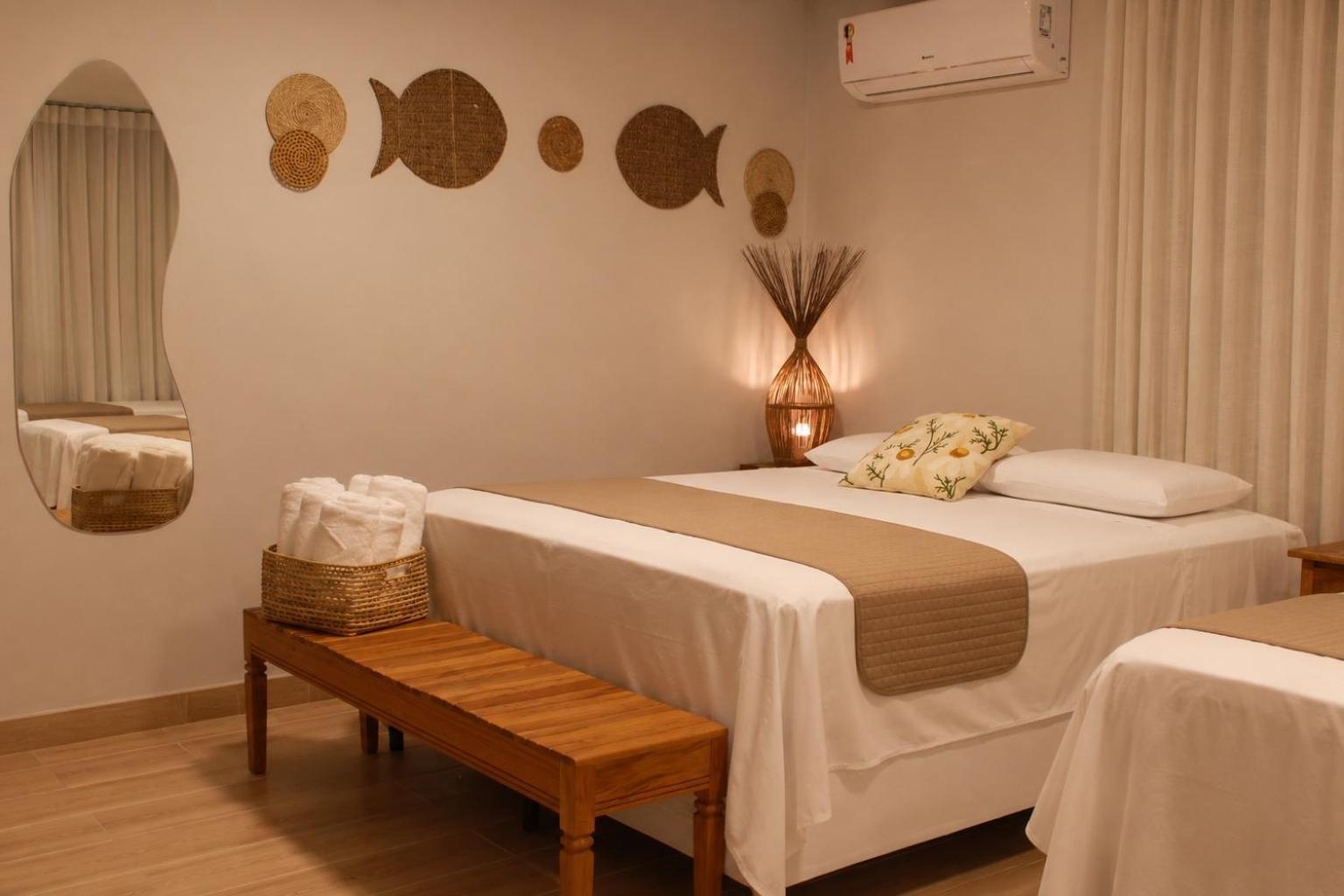 Deluxe Queen Suite