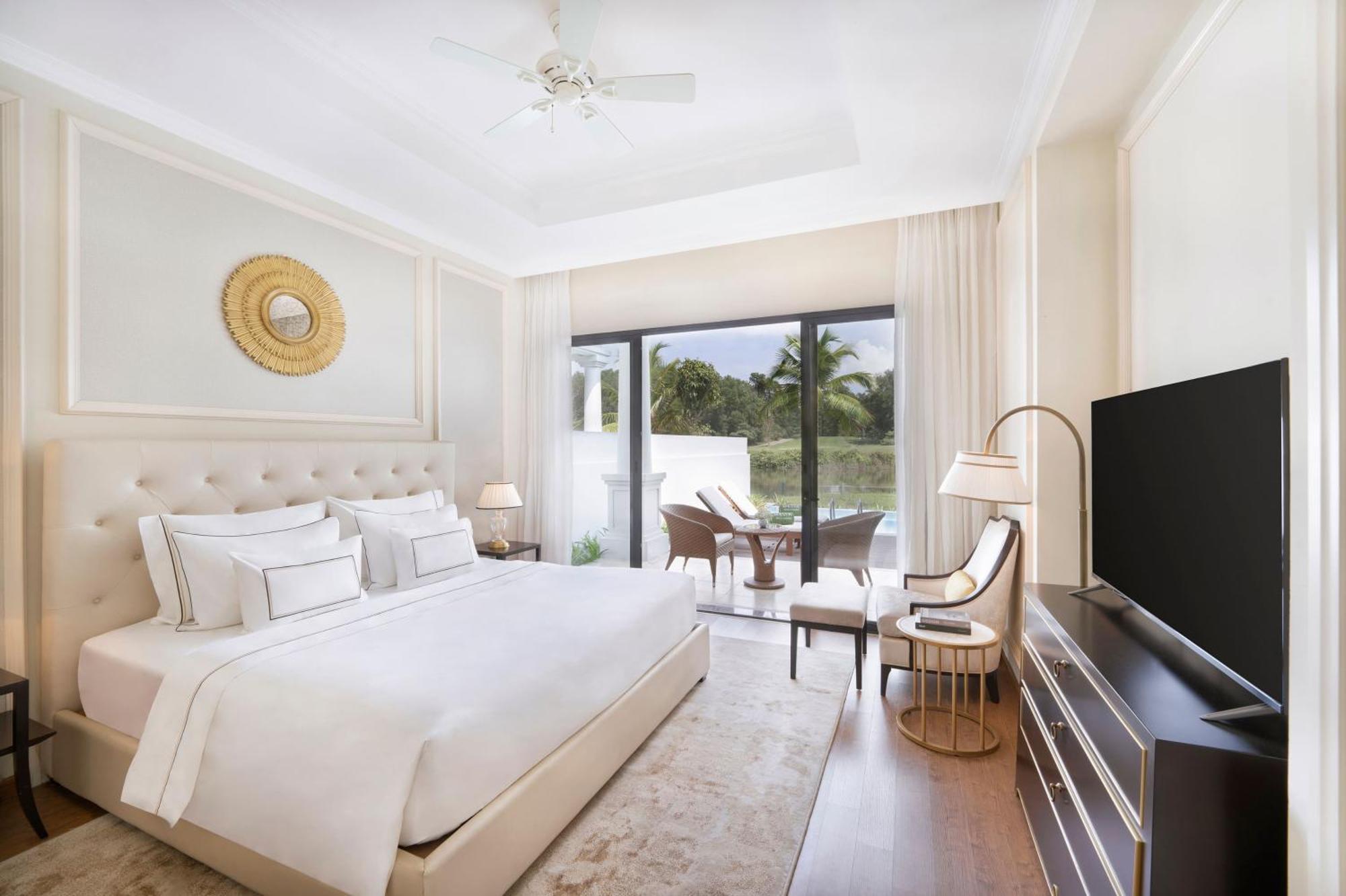 Villa mit 1 Schlafzimmer, Seeblick und eigenem Pool