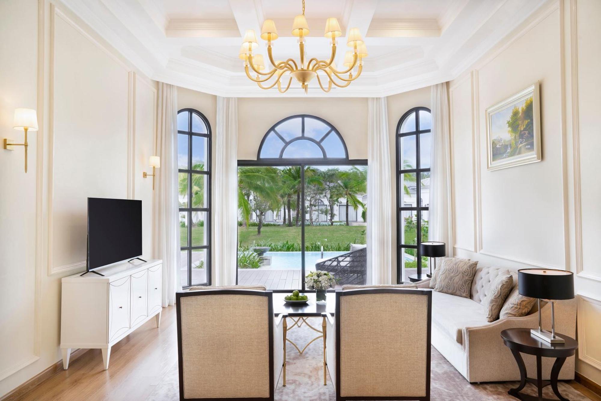 Villa mit 3 Schlafzimmern, Gartenblick und eigenem Pool