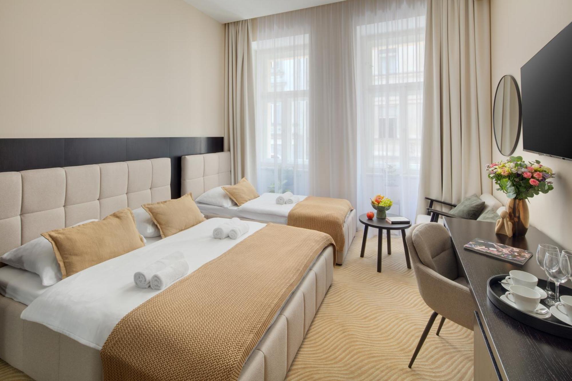 Comfort Triple Room