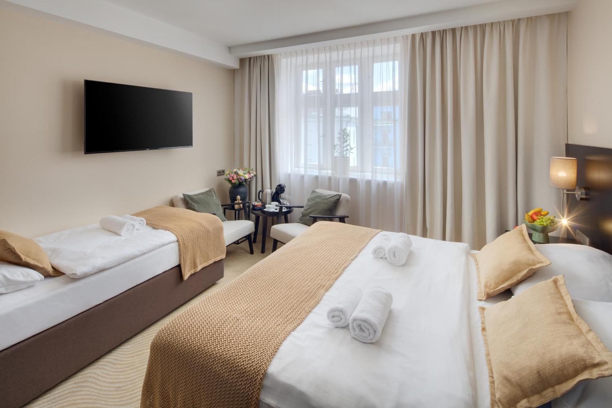 Comfort Triple Room
