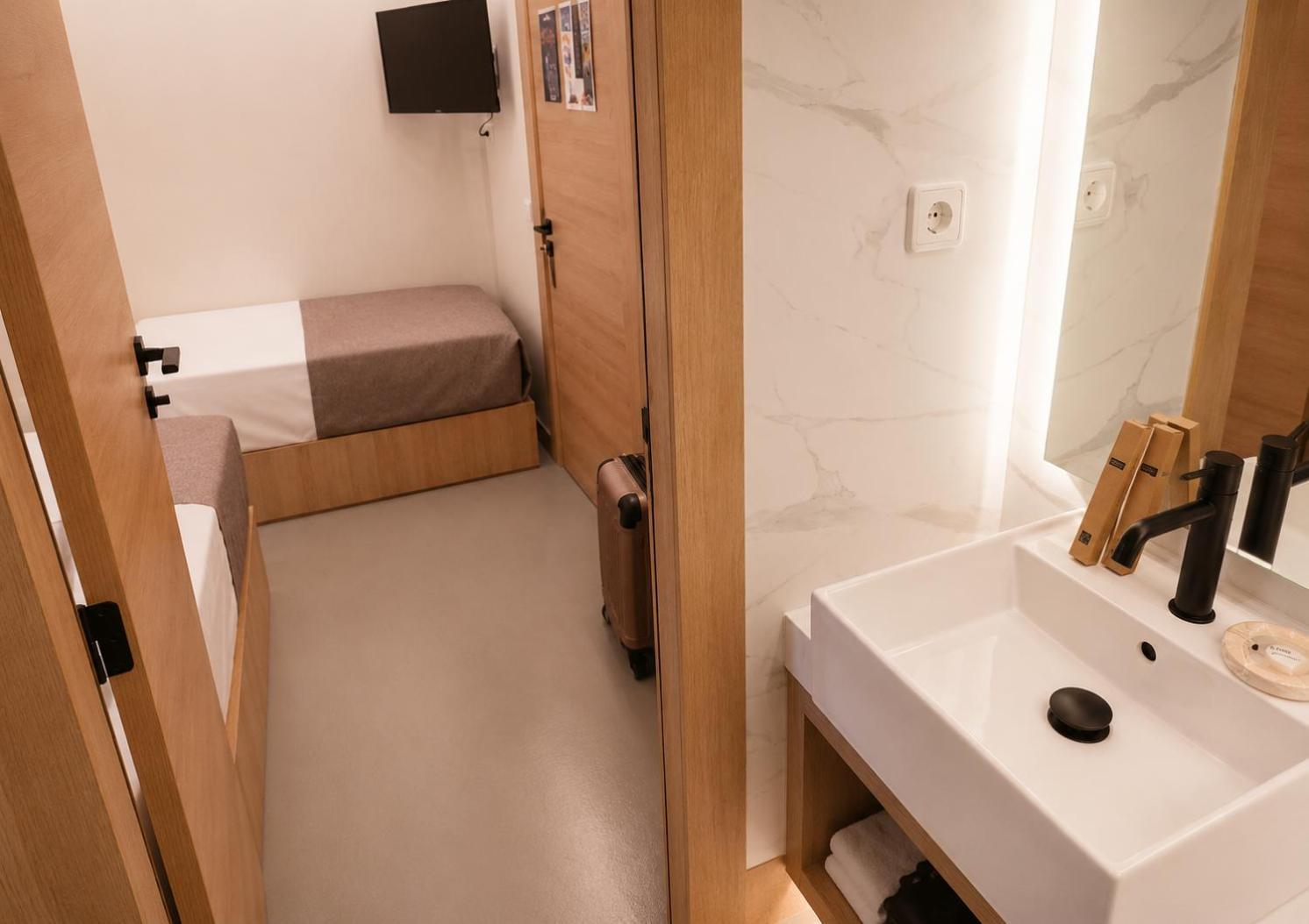 Economy Twin Room