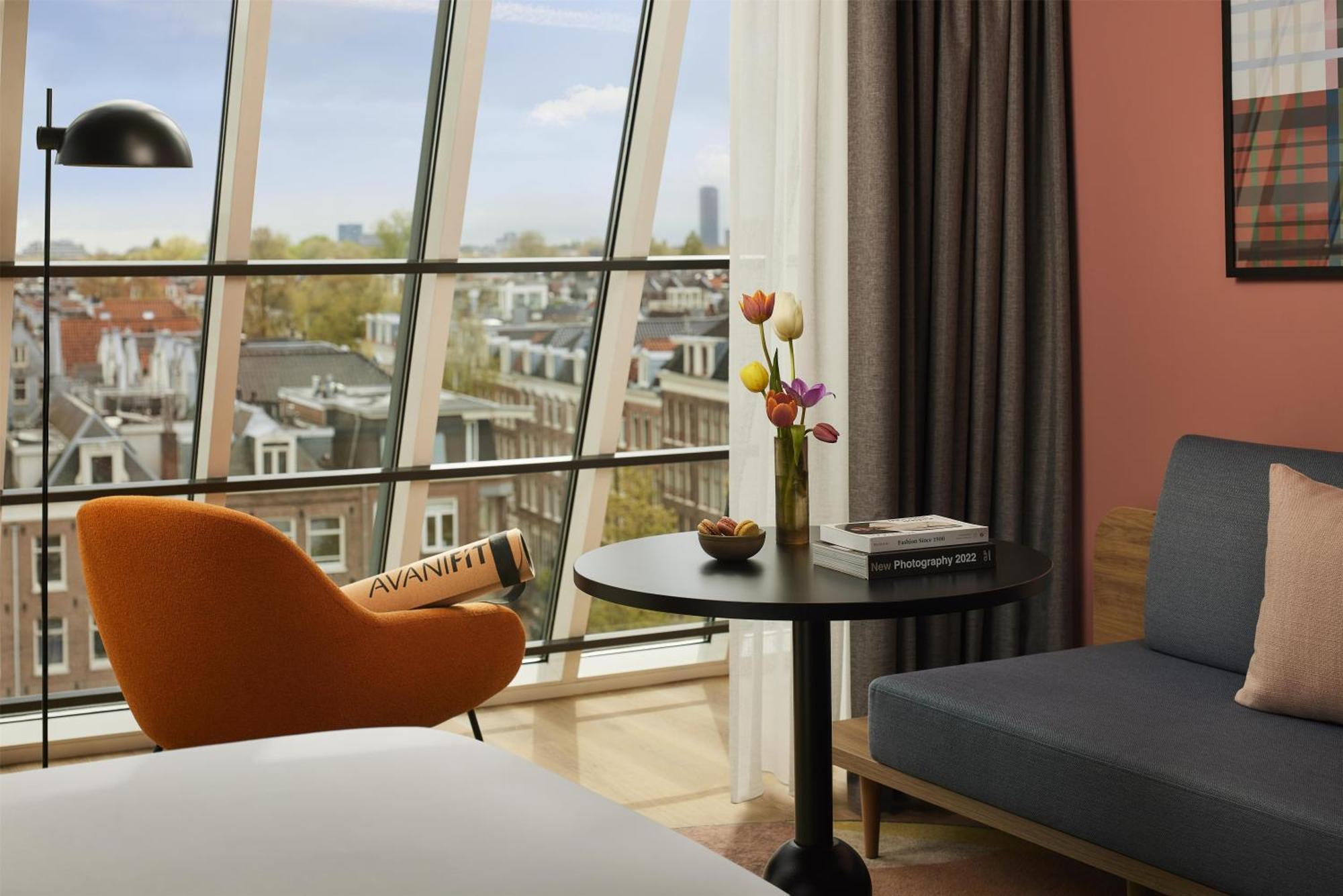 Deluxe Panoramic Canal View Room