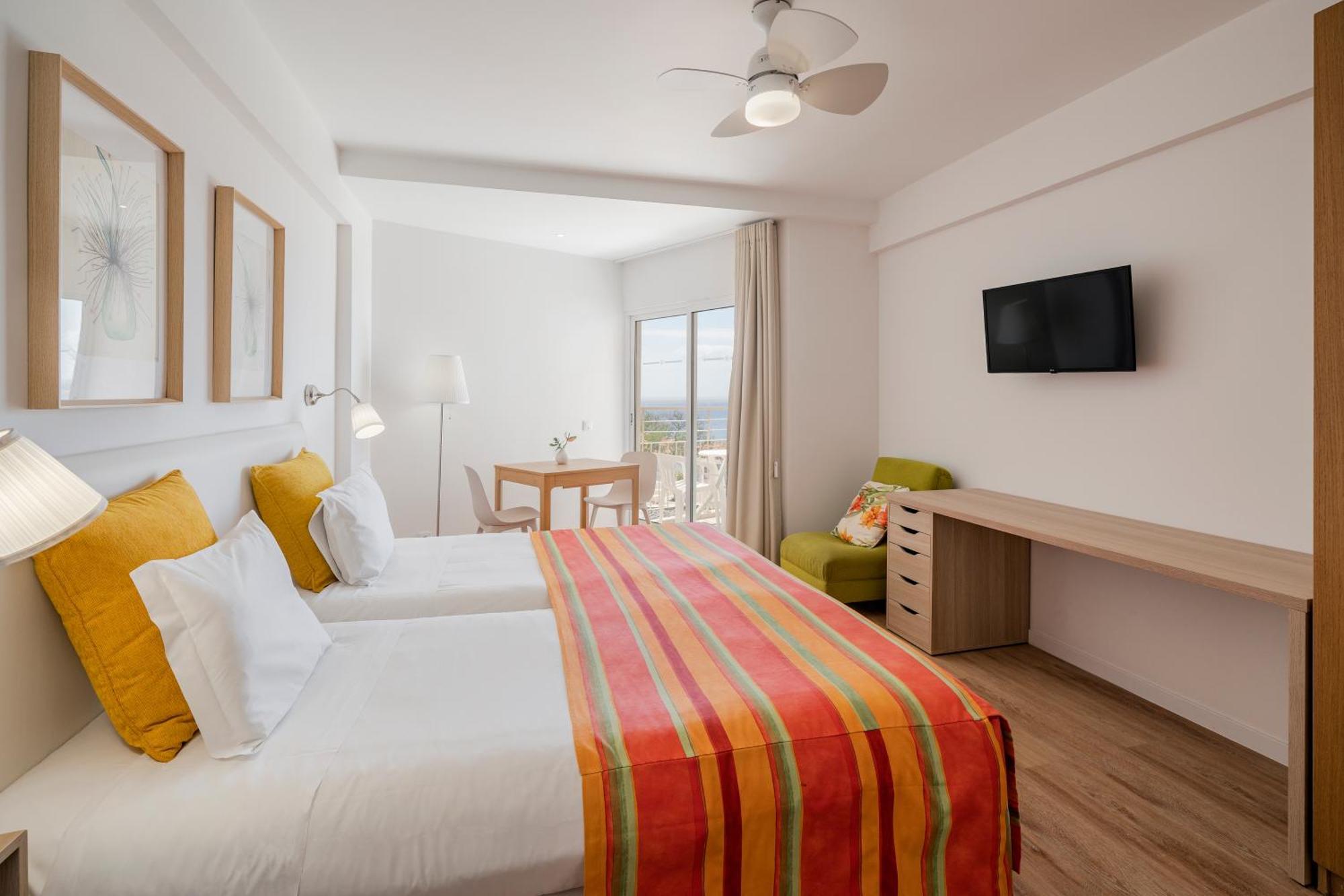 Deluxe One-Bedroom Apartment Ocean View