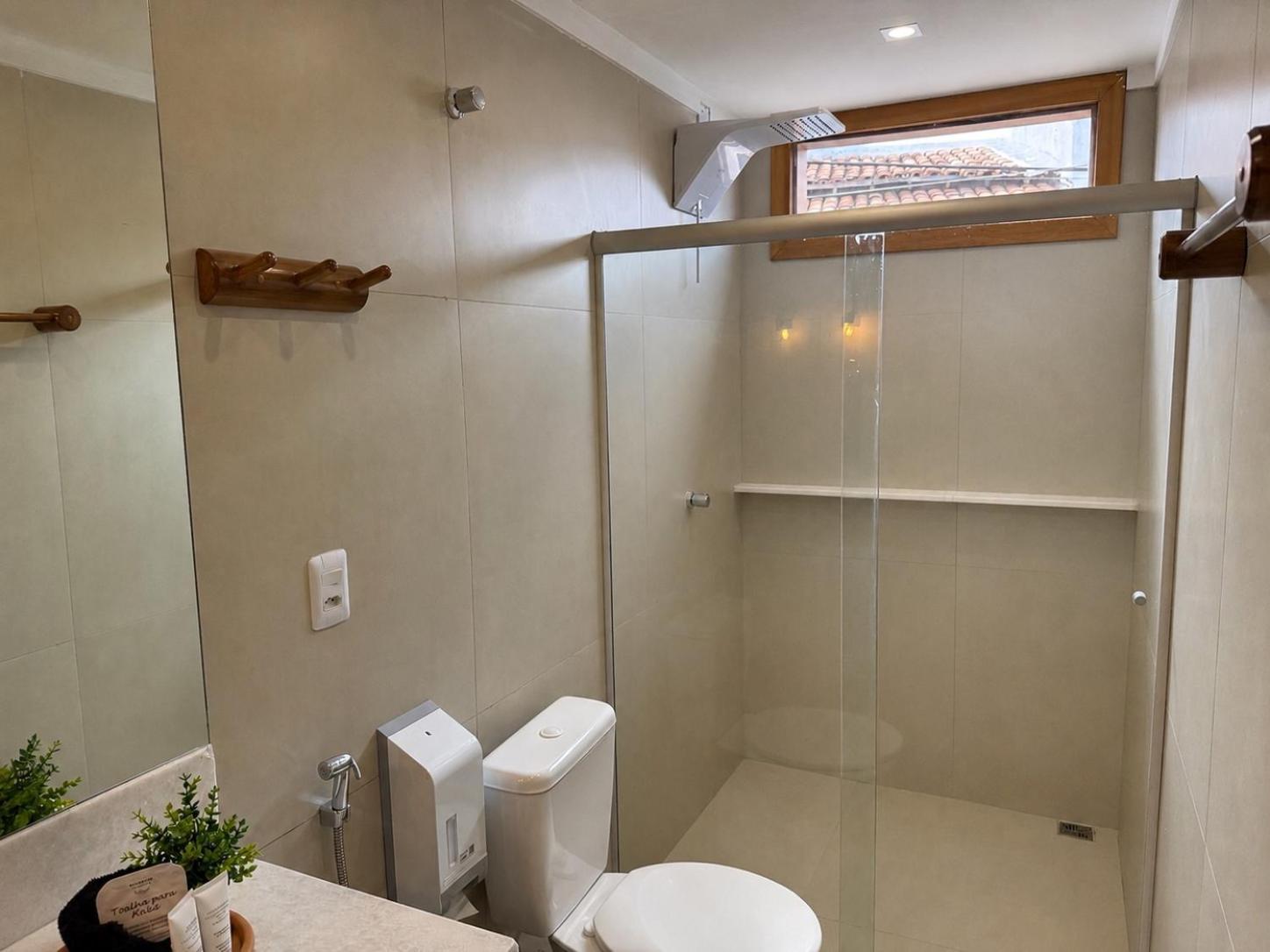 Deluxe Queen Suite