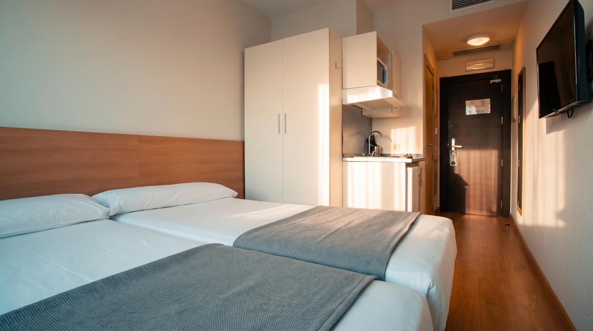 Double or Twin Room Kitchenette