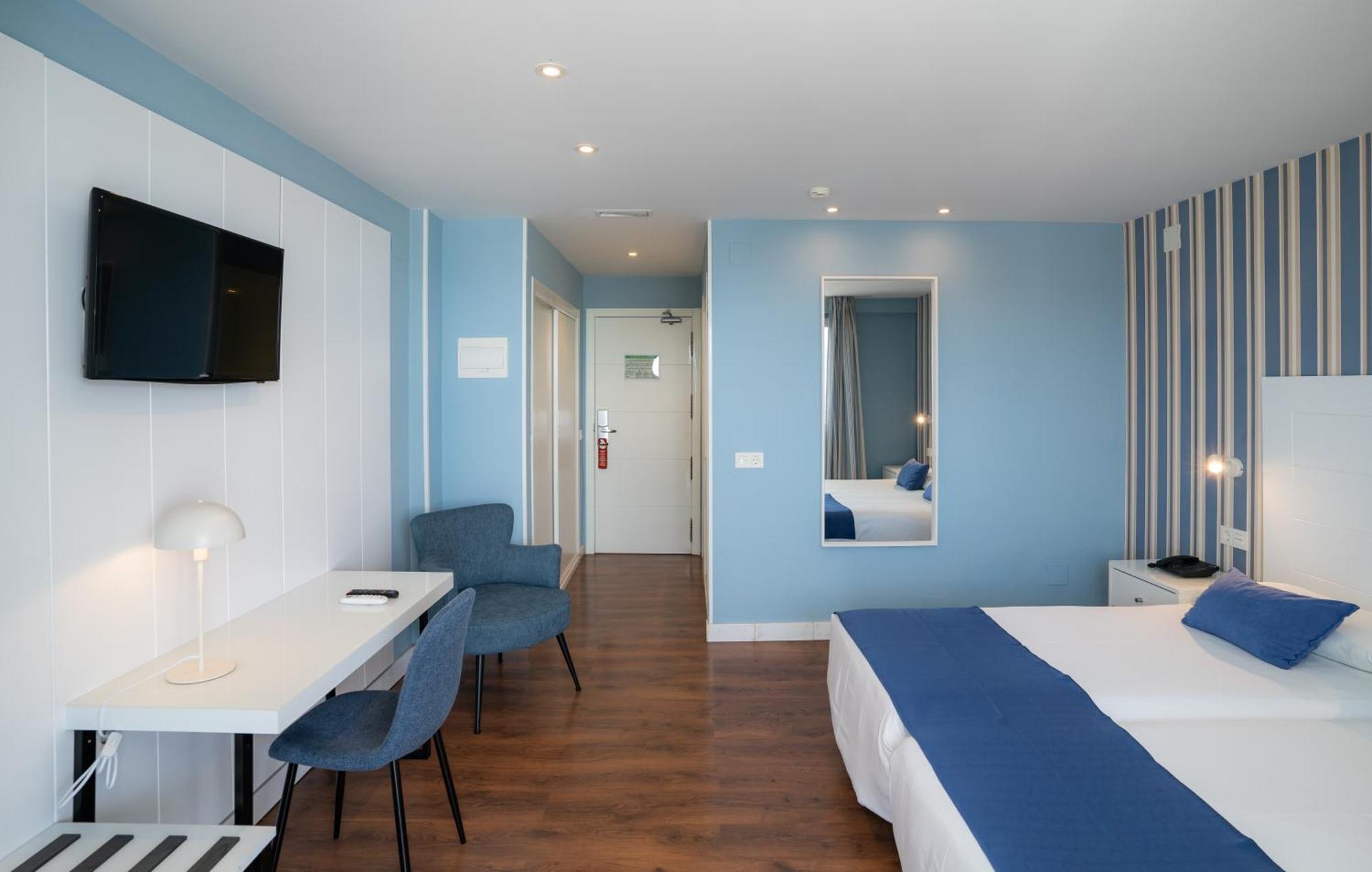 Double Room Pool or Sea View