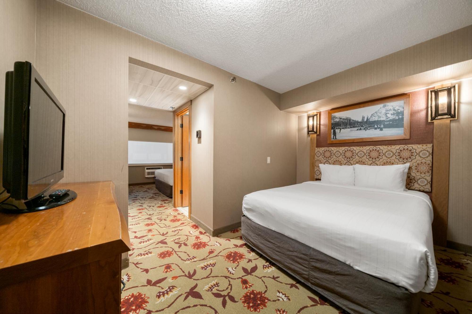 Superior Split King Queen Room