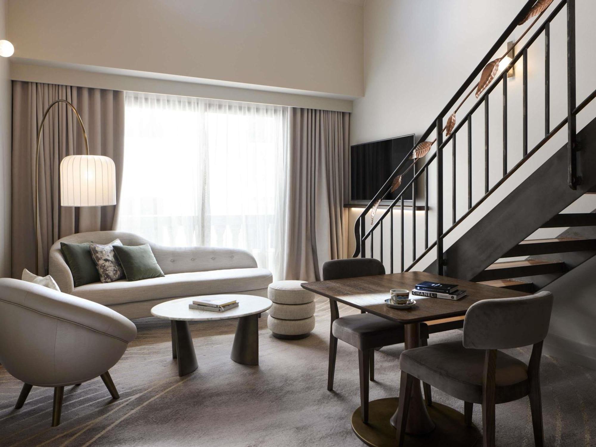 New York Style' Loft Suite King Bed