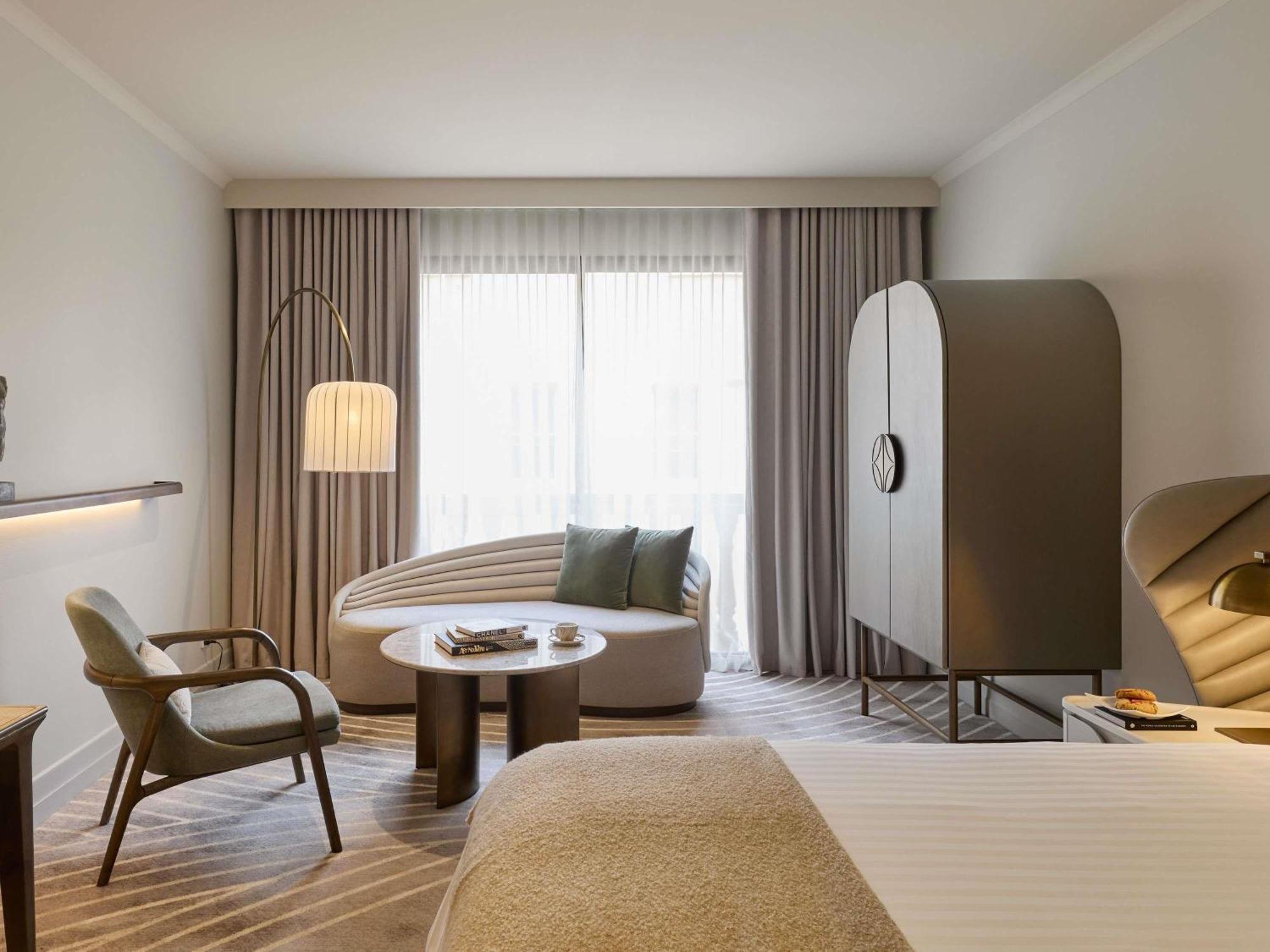 Deluxe King Room