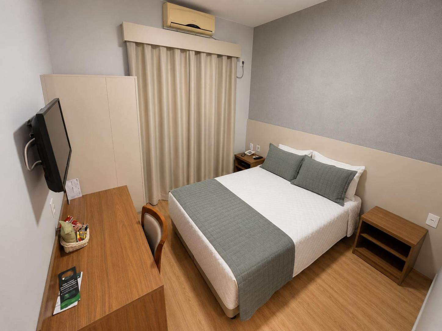 Quarto Duplo Standard