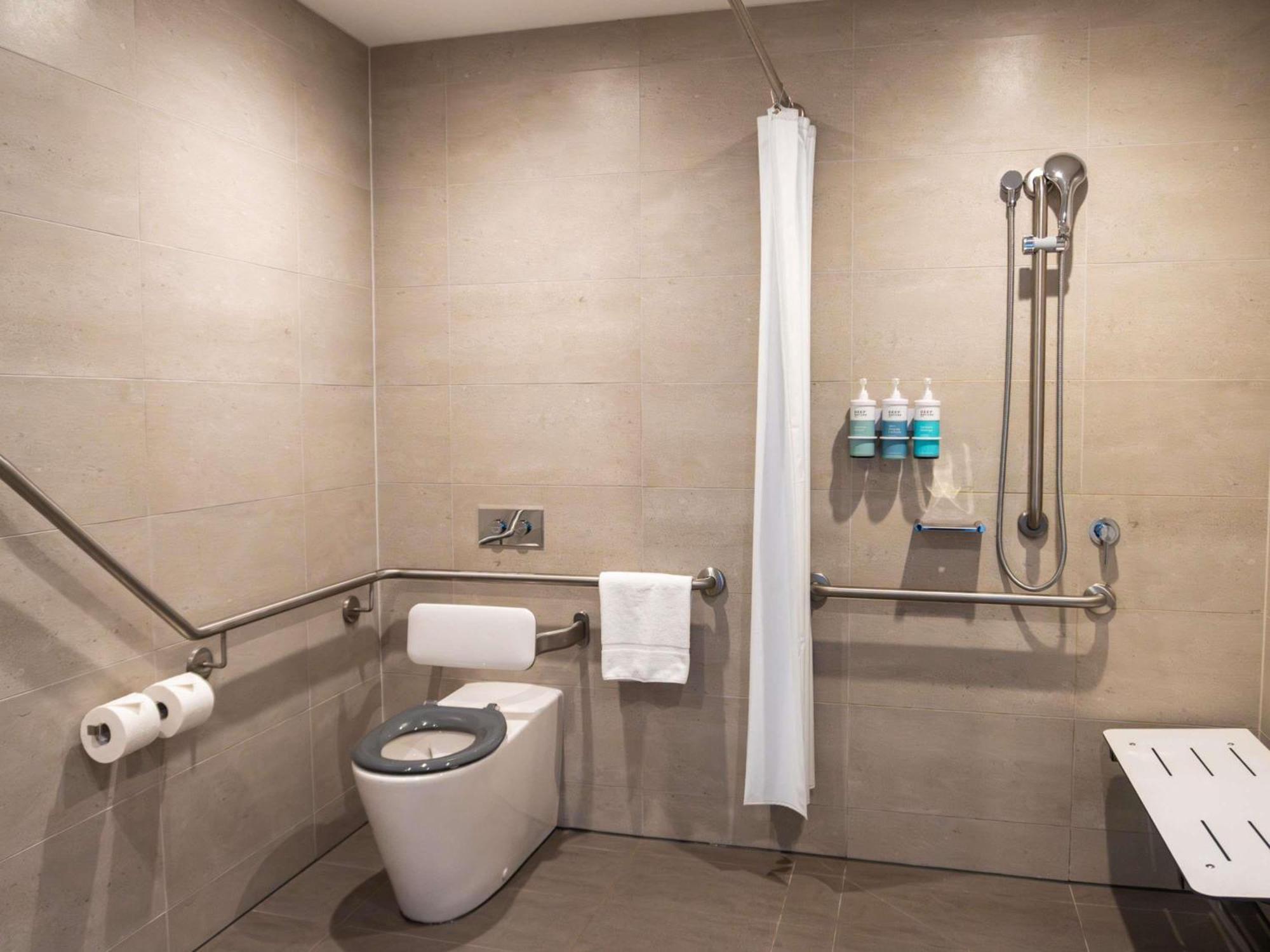 Standard Queen Room Accessible