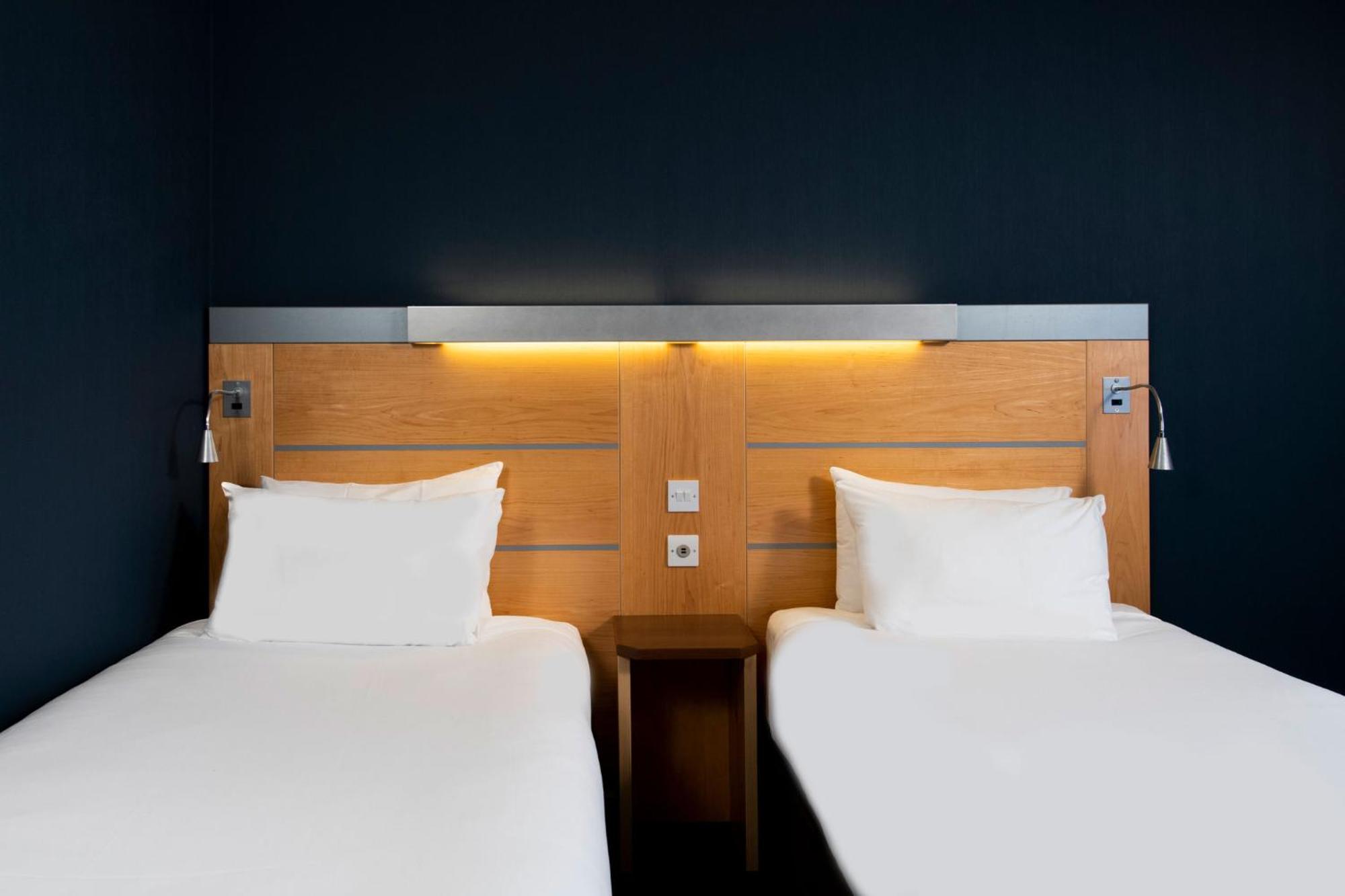 Standard Twin Room Hot