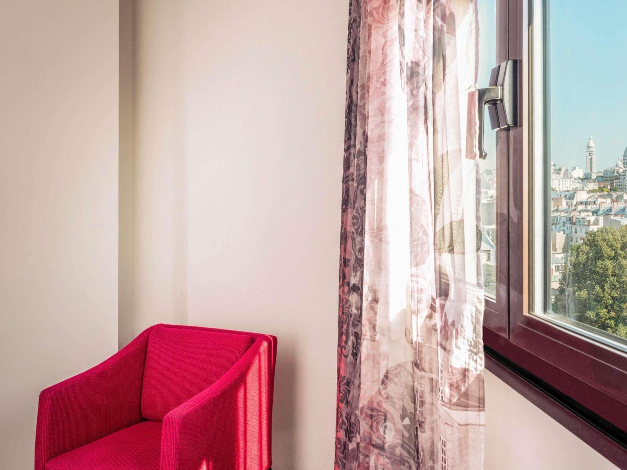 Privilege Double Room Eiffel Tower or Sacré-Coeur View